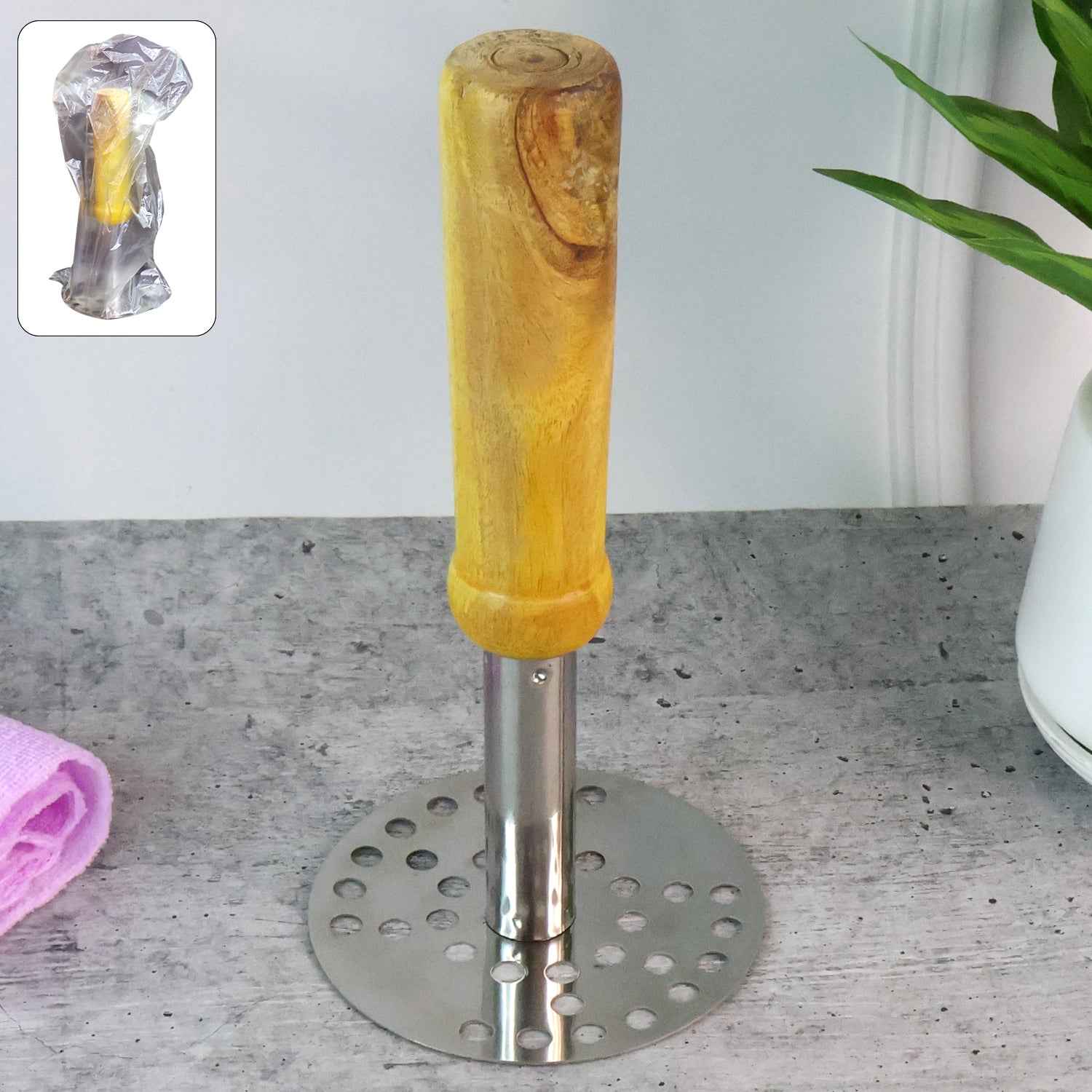 Stainless Steel Potato Masher – Ergonomic Wooden Handle | Quickslice