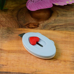 Mini Utility Cutter – Compact Knife with Heart-Shaped Safety Lock