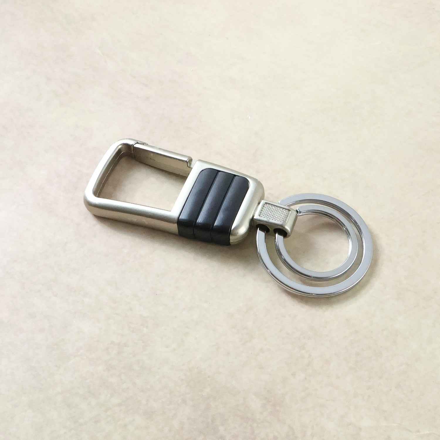 Heavy Duty Metal Keychain – Durable & Stylish for Everyday Use