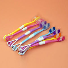 Close-up of the secure clasp on the 2-in-1 toothbrush case.