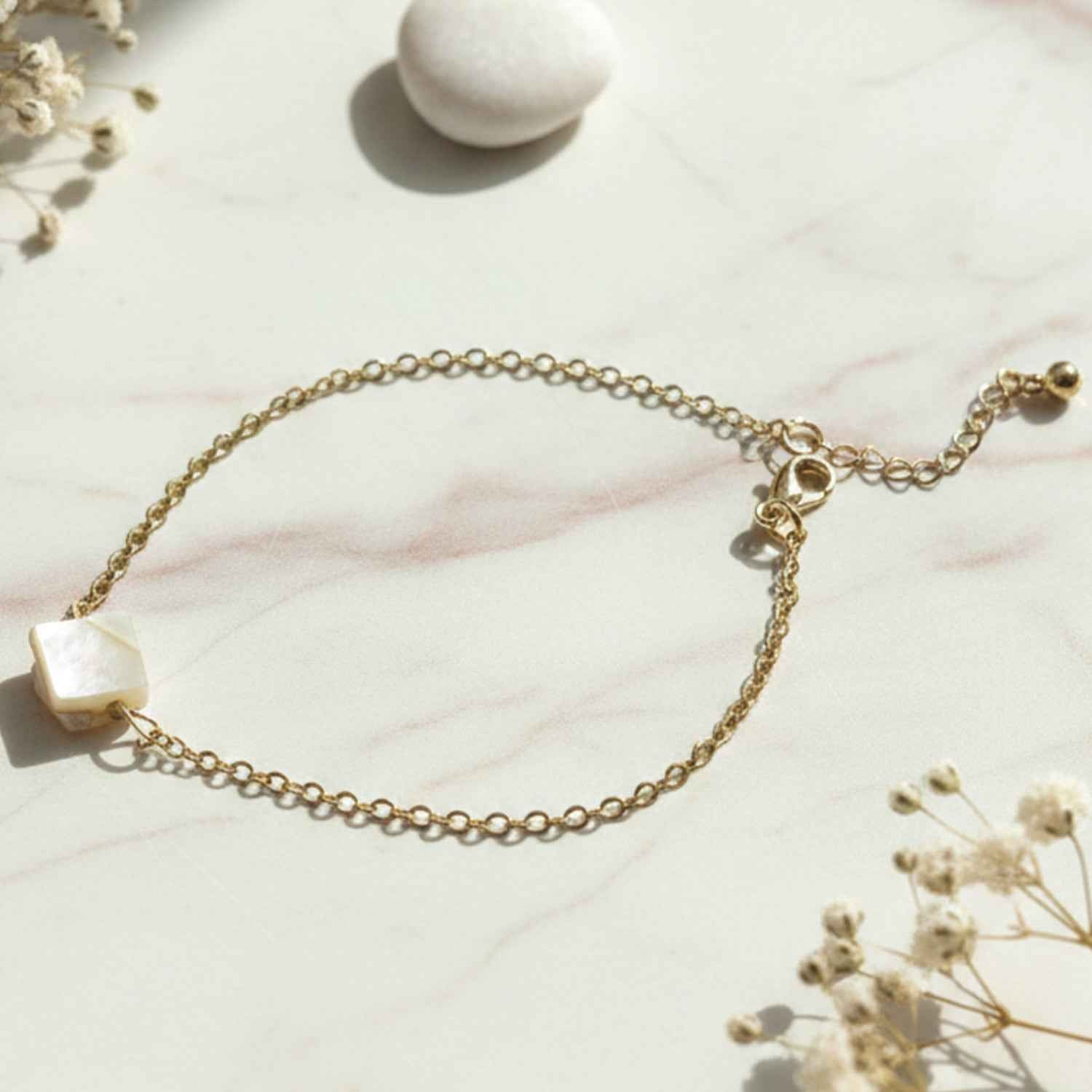 Adjustable Chain Bracelet with Square Stone Charm – Elegant Style