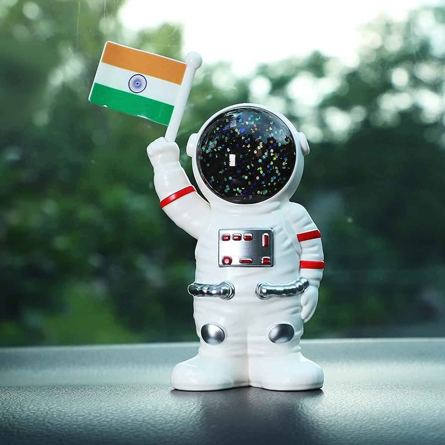 Solar Power Astronaut Ornament – Indian Flag Car Dashboard Décor