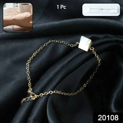 Adjustable Chain Bracelet with Square Stone Charm – Elegant Style