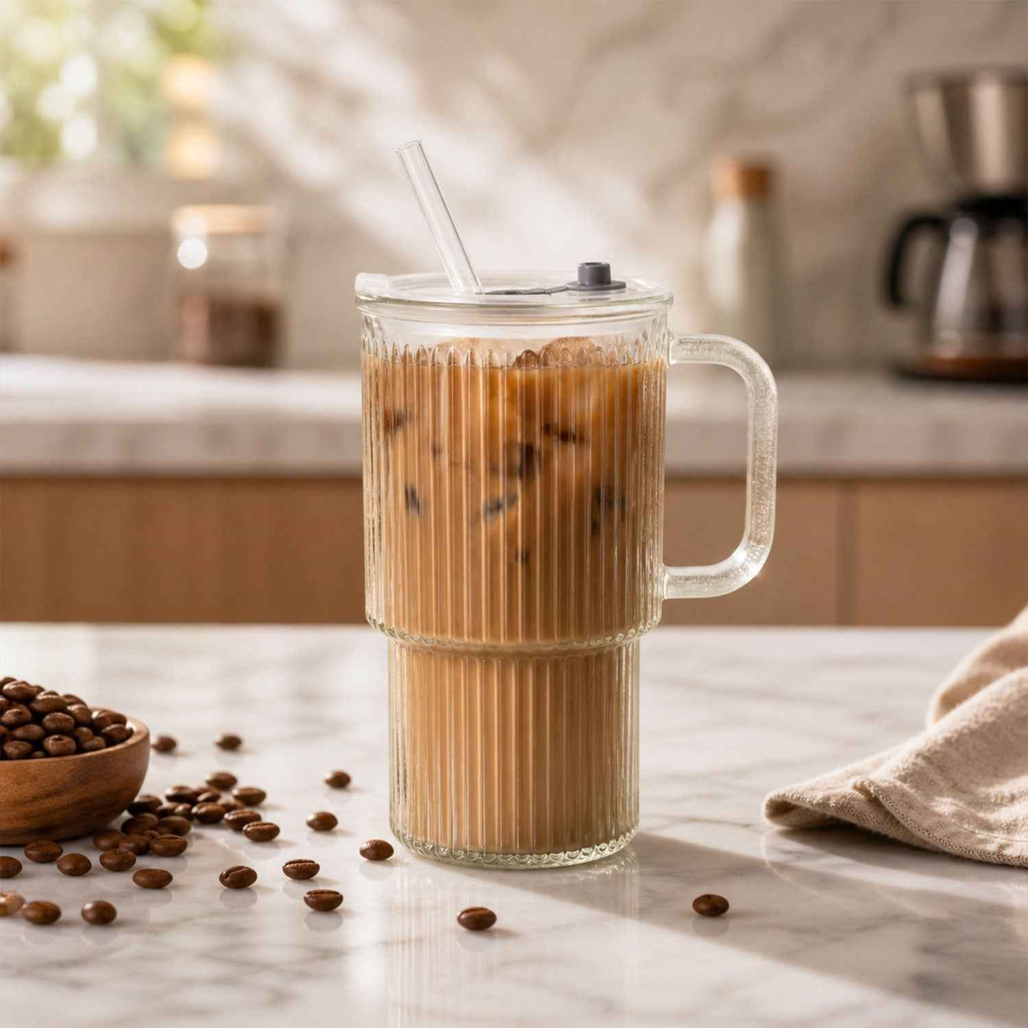 Glass Tumbler with Lid Ð Large 700ml Capacity with Handle for Cold Beverages