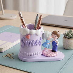 Cute Couple Pen Holder Ð Adorable Resin Desk Organizer & Showpiece