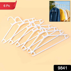 Plastic Clothes Hangers – Durable & Space-Saving Set of 6