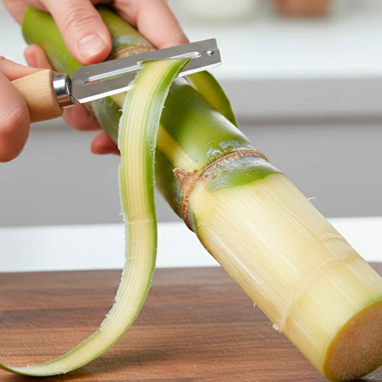 Stainless Steel Vegetable Peeler – Sharp, Comfortable Wooden Grip