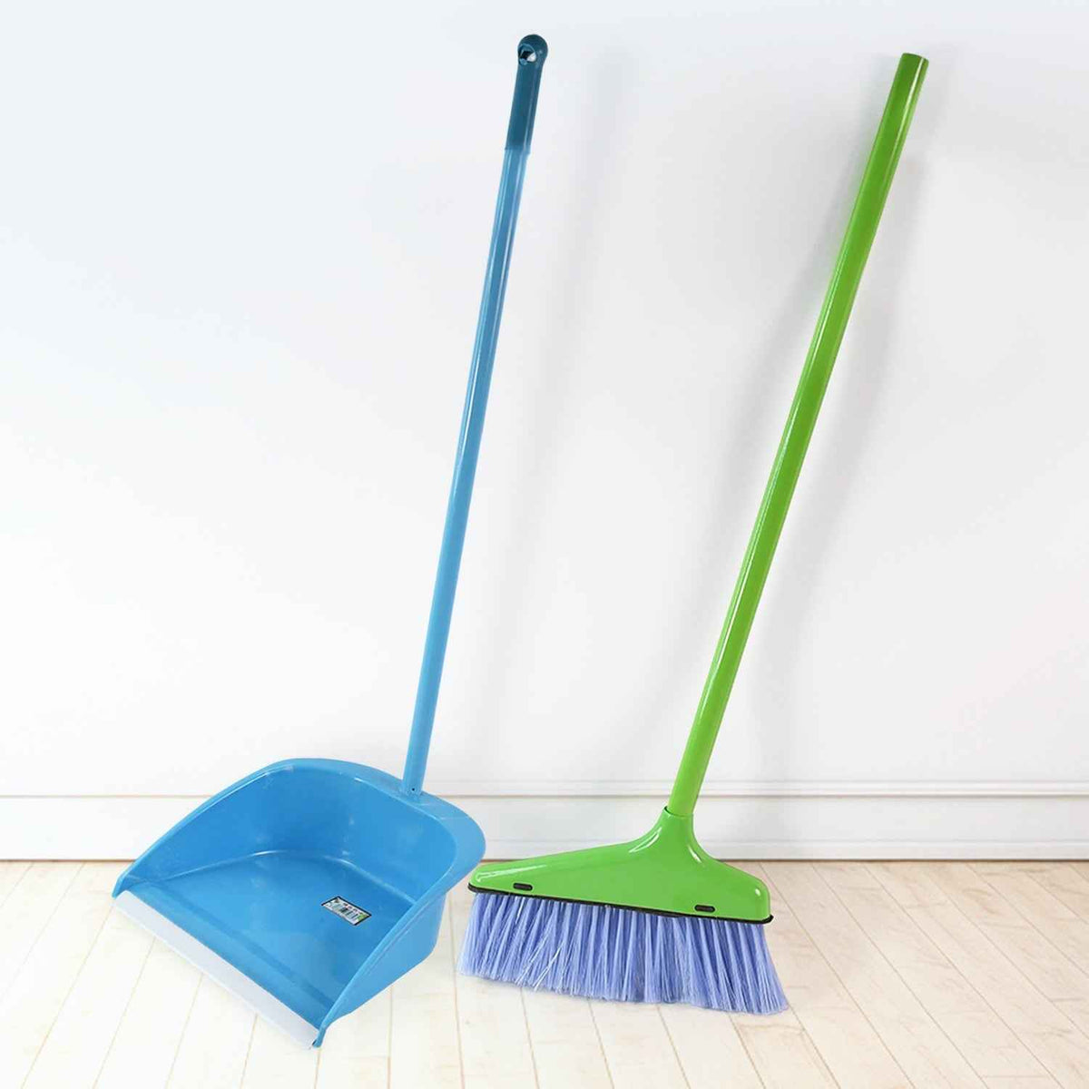 Dustpan and Brush Set – Ergonomic Handle for Easy Sweeping