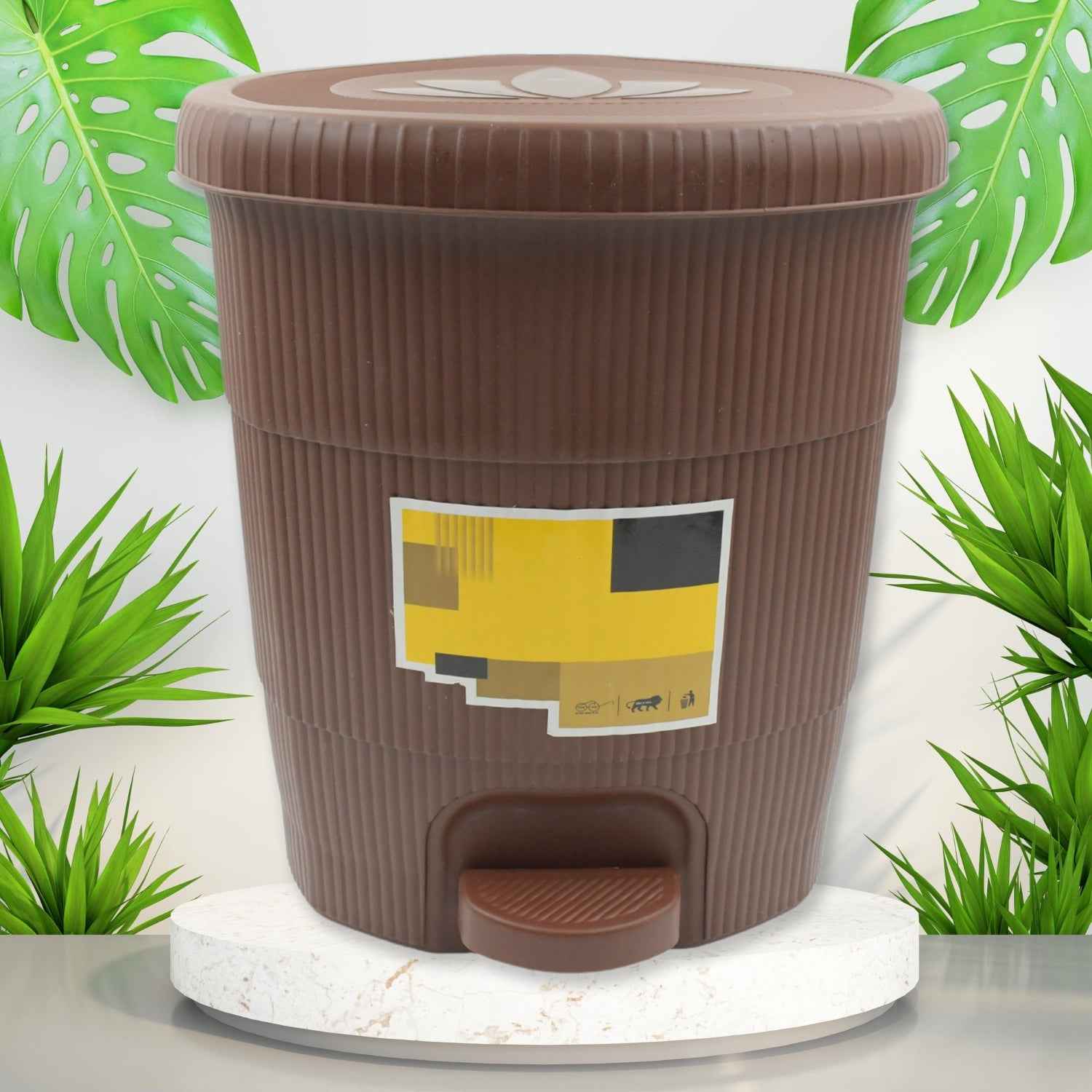 Mini Pedal Dustbin – 8L Compact & Hygienic Waste Bin | VoltDesk