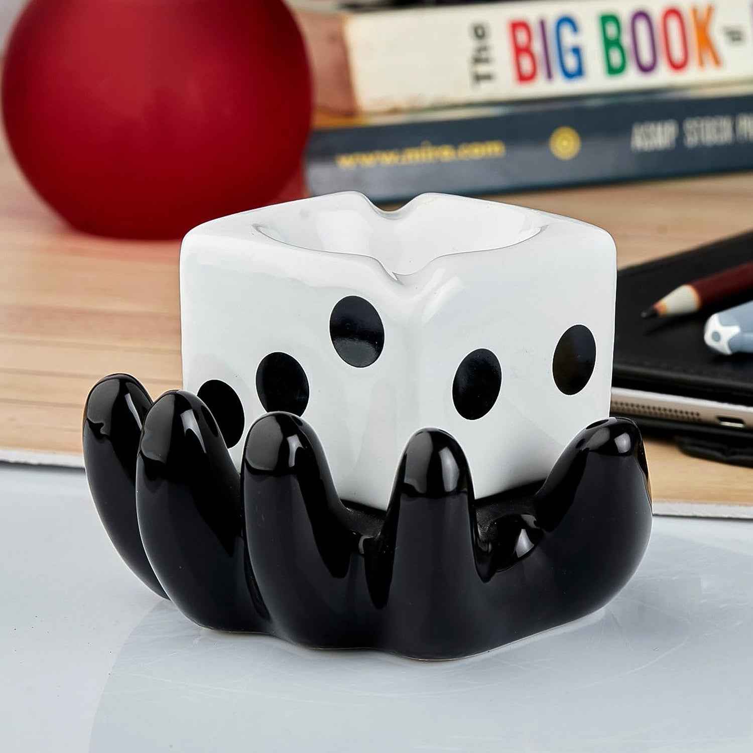 Ceramic Ashtray – Colourful Retro Smoking Accessory