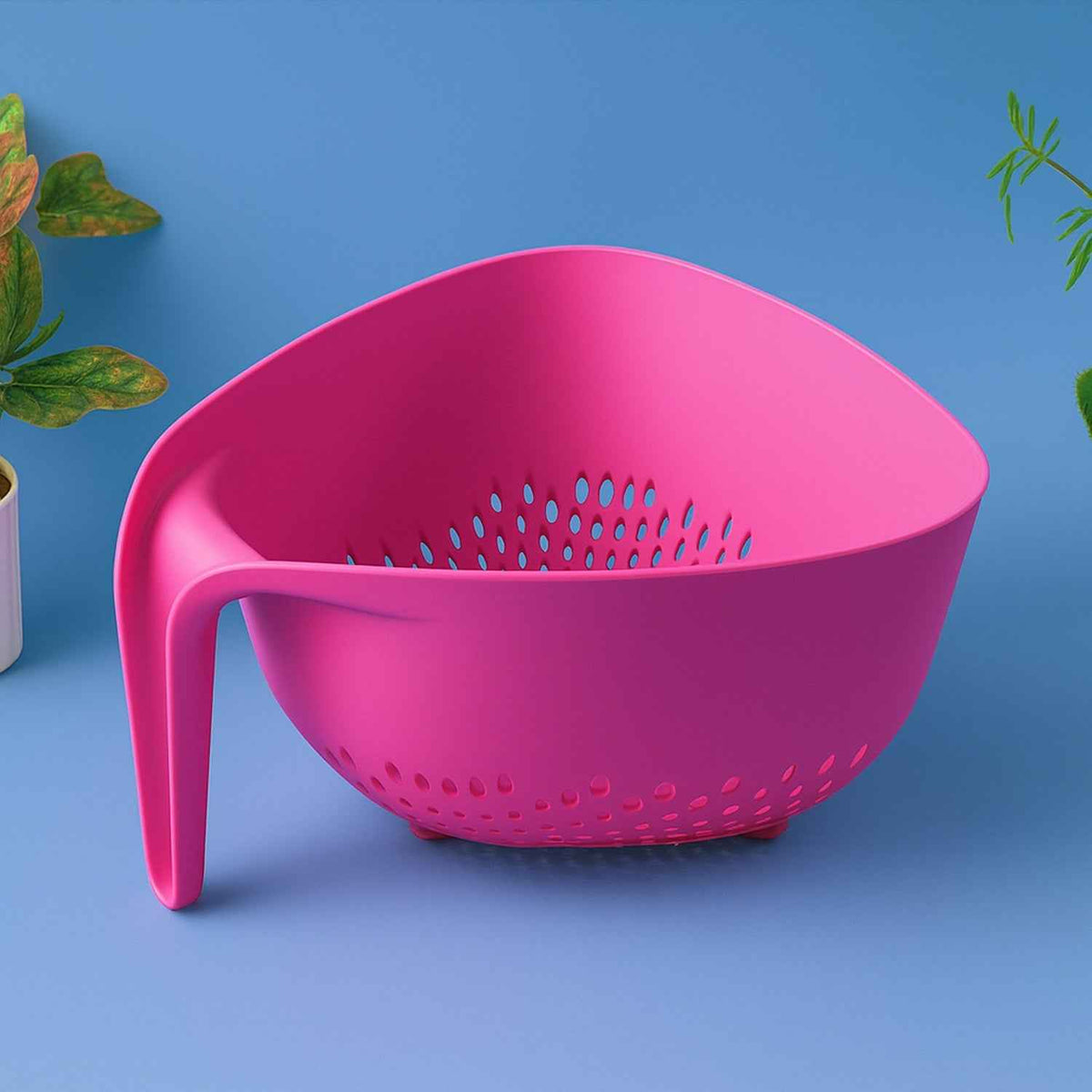Triangular Kitchen Colander – Ergonomic Handle & Quick Drainage