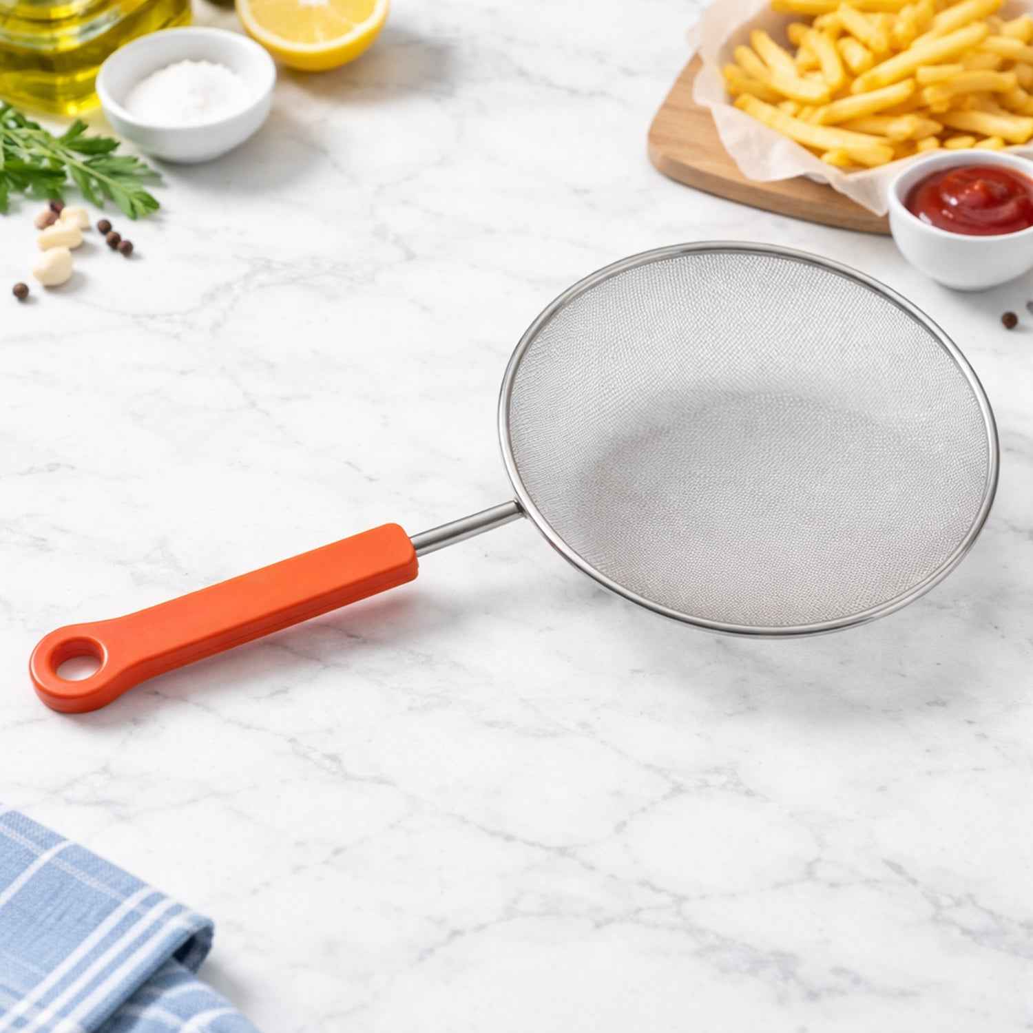 Fine Mesh Kitchen Strainer – Compact Size with Strong Handle