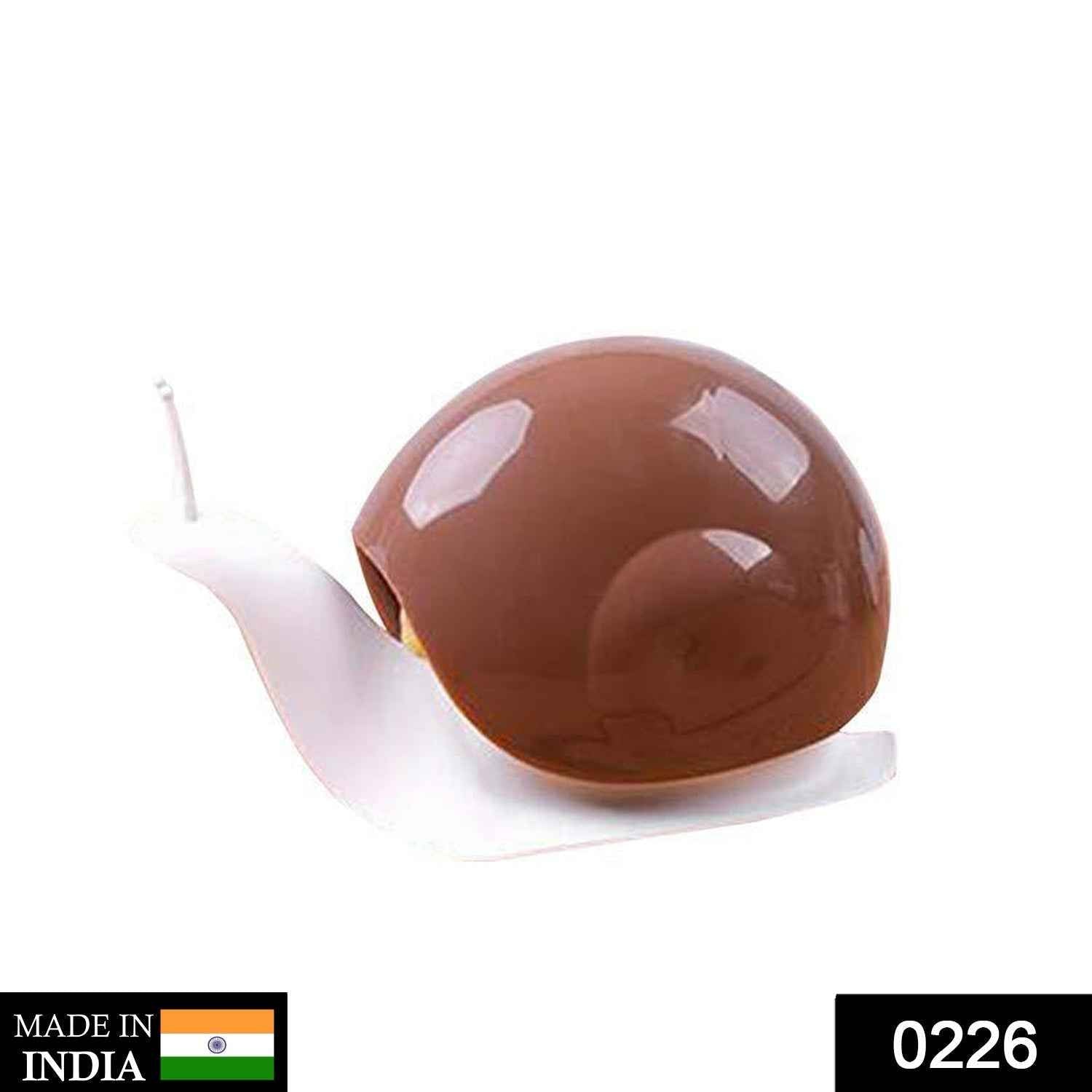 Snail Shape Soap Dispenser – Portable & Refillable | VelvetBubbles