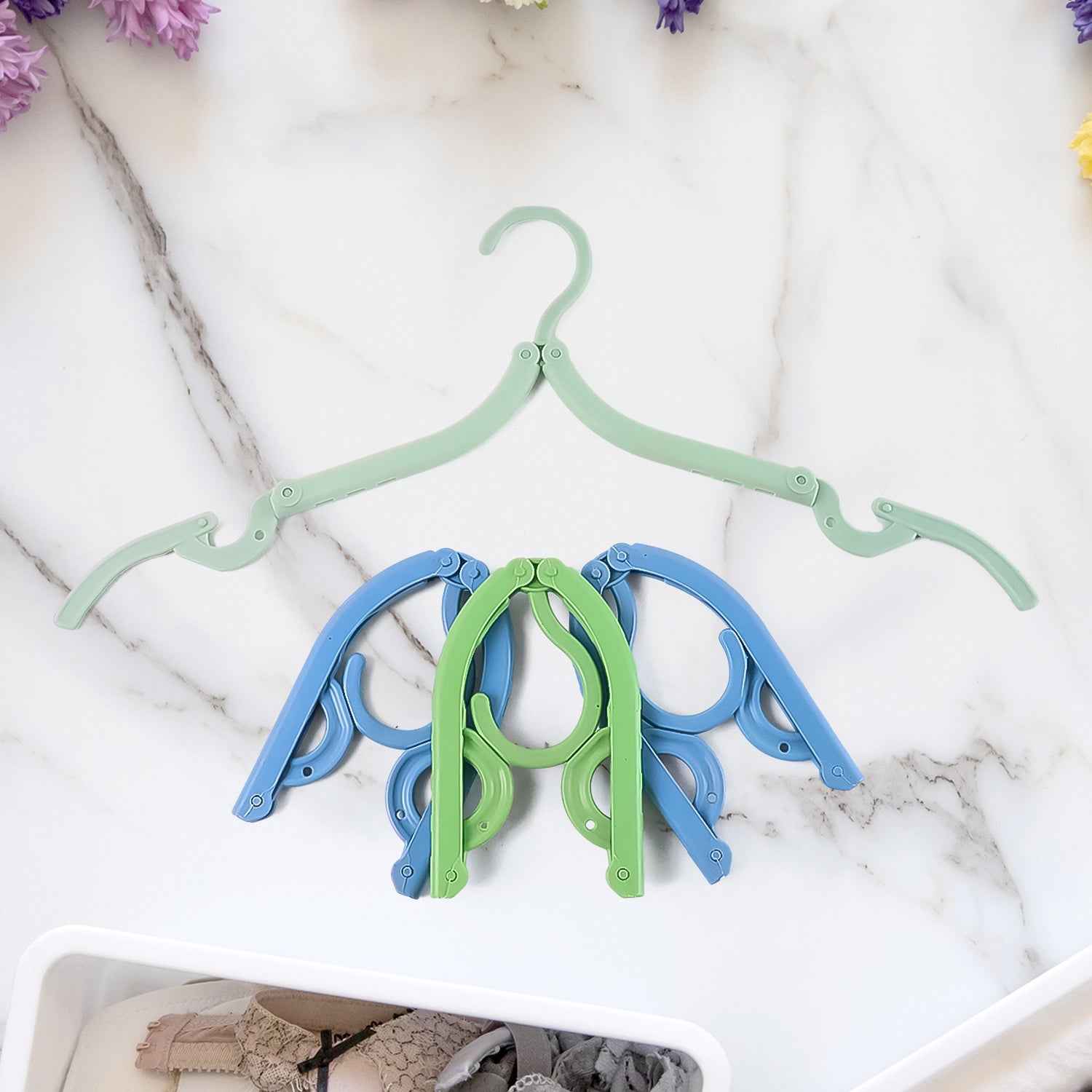 Travel Hangers – Compact Foldable 4-Pack for Easy Storage