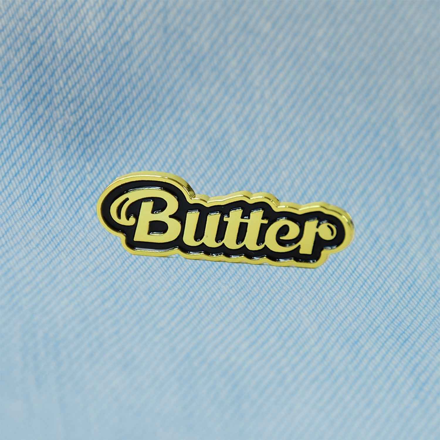 Metal Badge Pin – Stylish Single Piece with Random Design