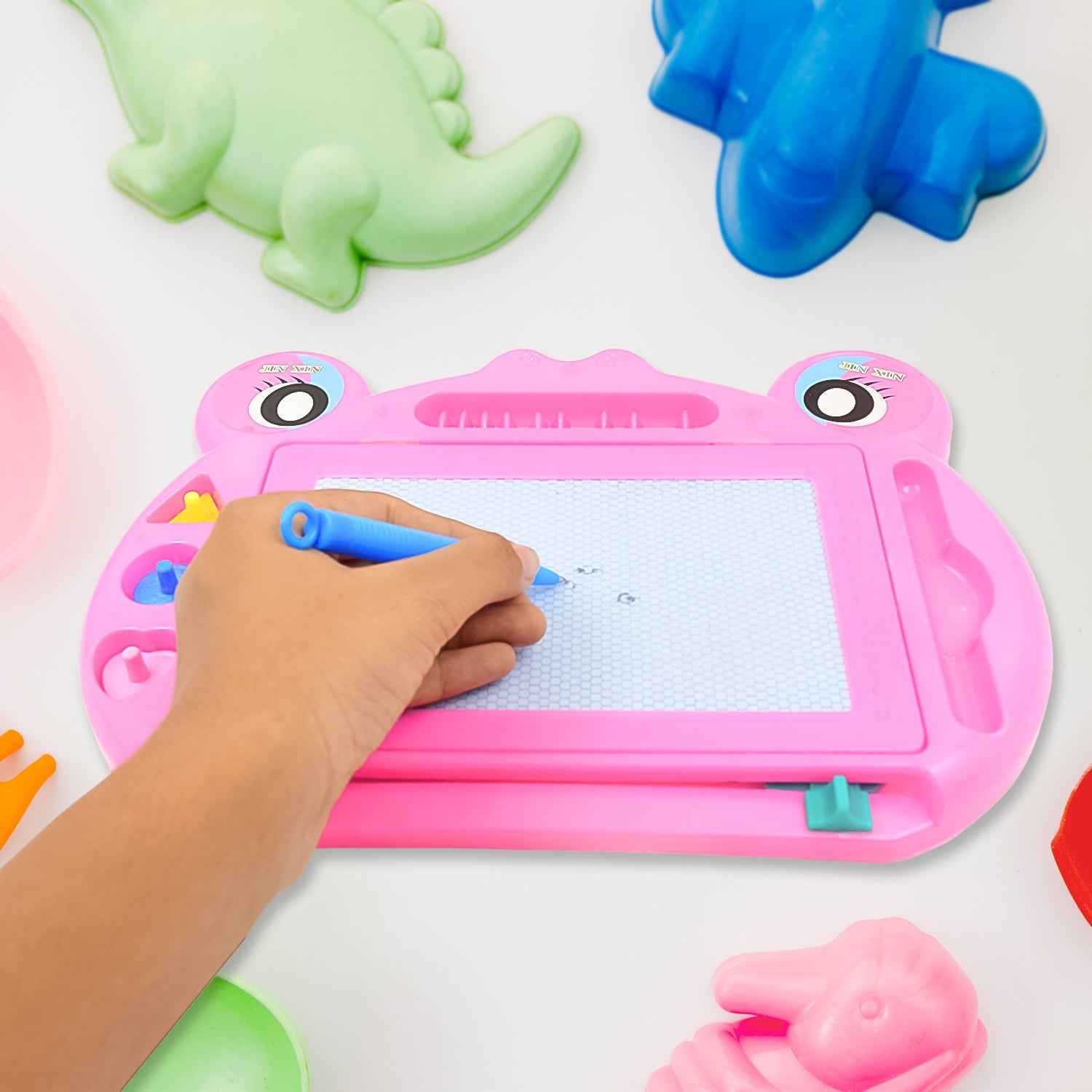 Green frog-themed drawing slate with its magnetic stylus.