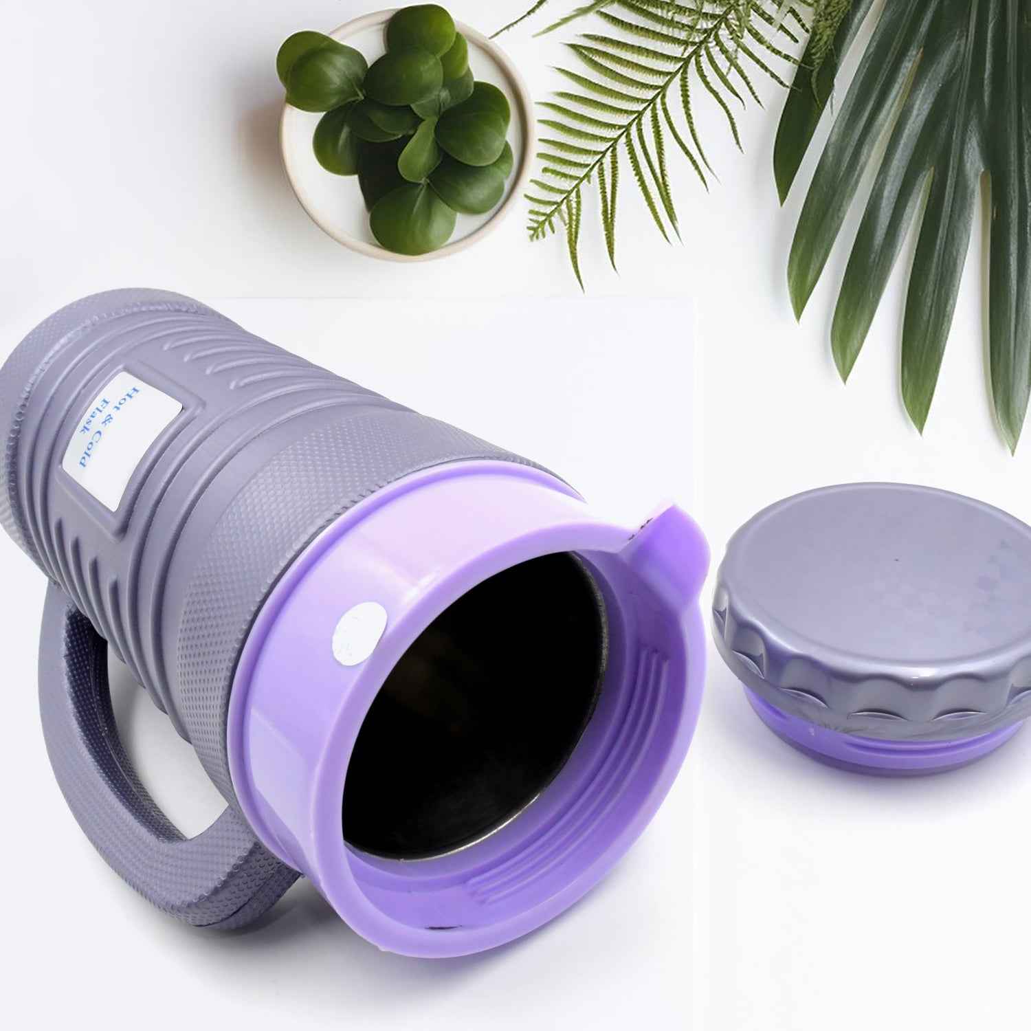 Side view of the Nekza insulated flask, showcasing its sleek design.
