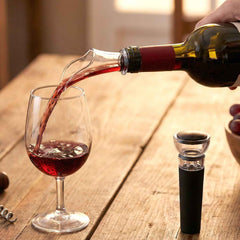 Wine Pourer & Vacuum Stopper Set – Drip-Free Pour & Freshness