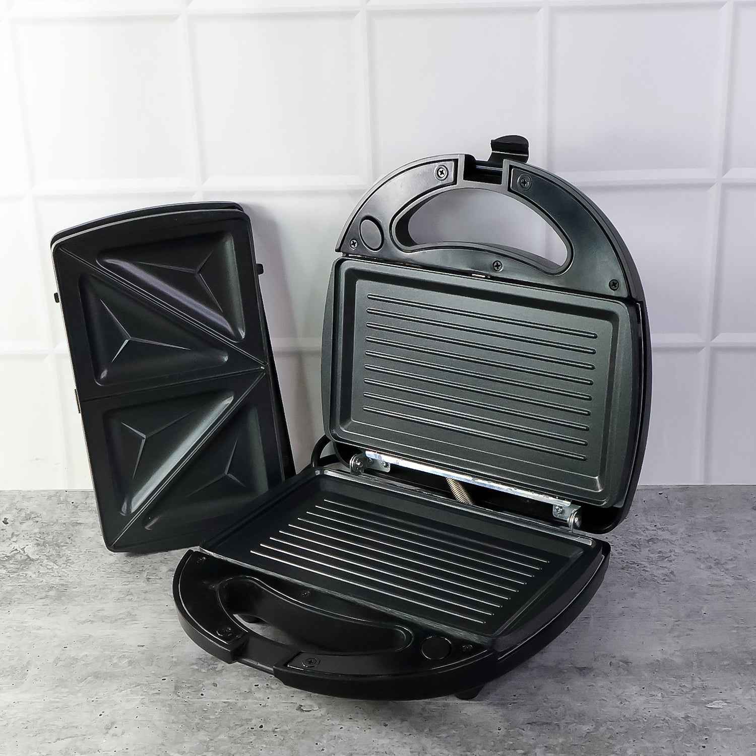 Sandwich Maker – 800W Fast Cooking with Interchangeable Plates