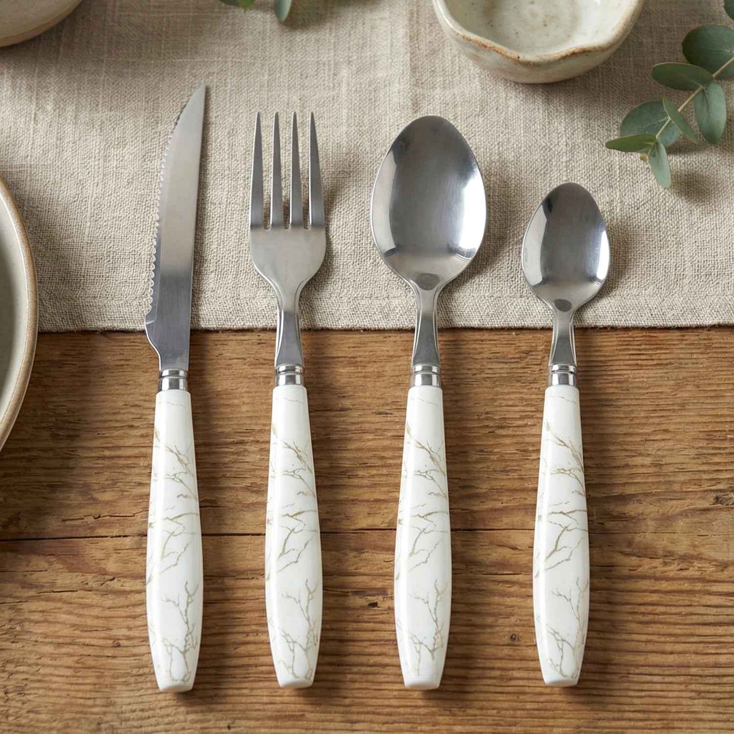 Stainless Steel Cutlery Set – Elegant Dining Essential for Home and Kitchen