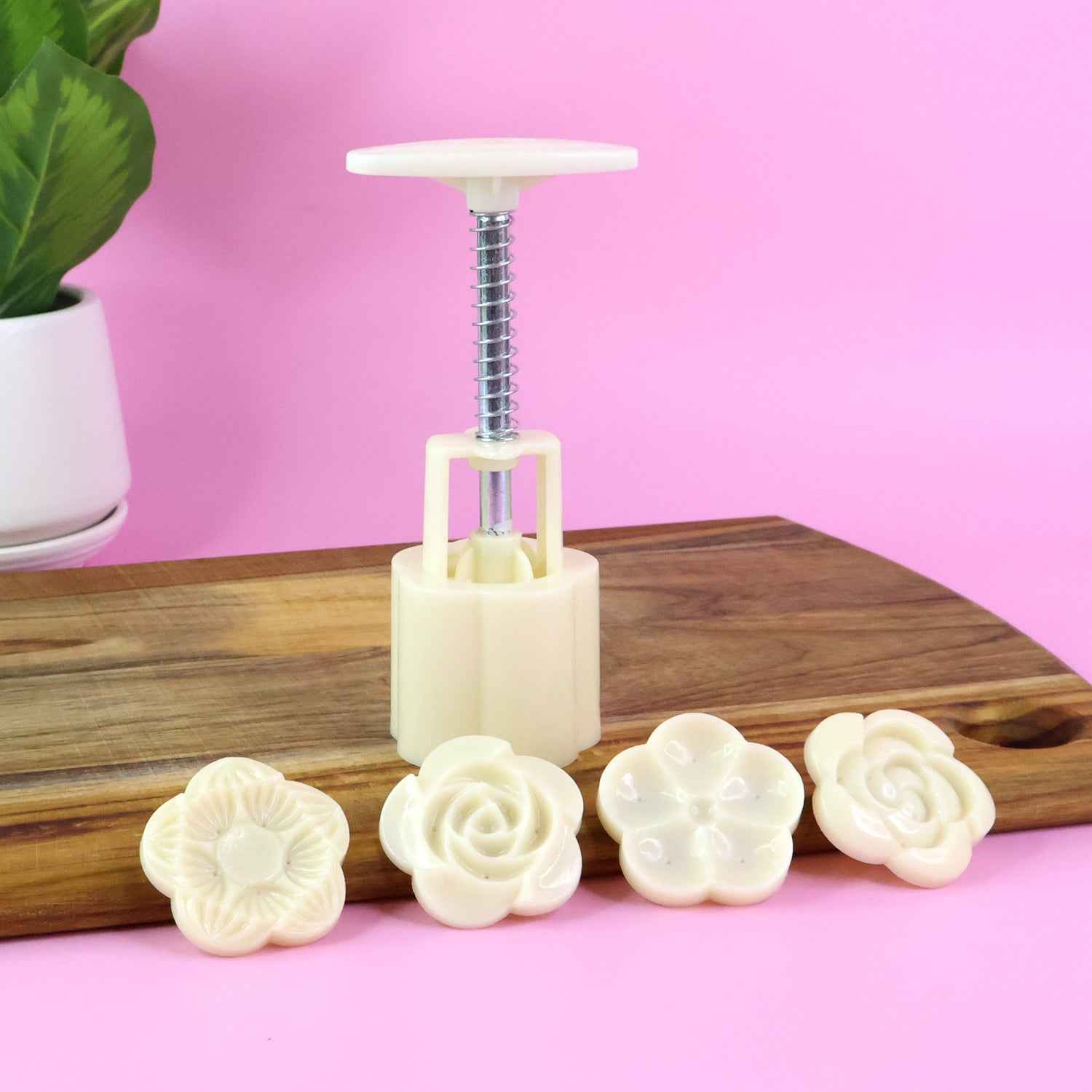 Mooncake Press Mold – 4 Floral Stamps for Perfect Baking
