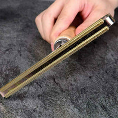 Lint Remover – Double-Sided with Wooden Handle | Indo Glow