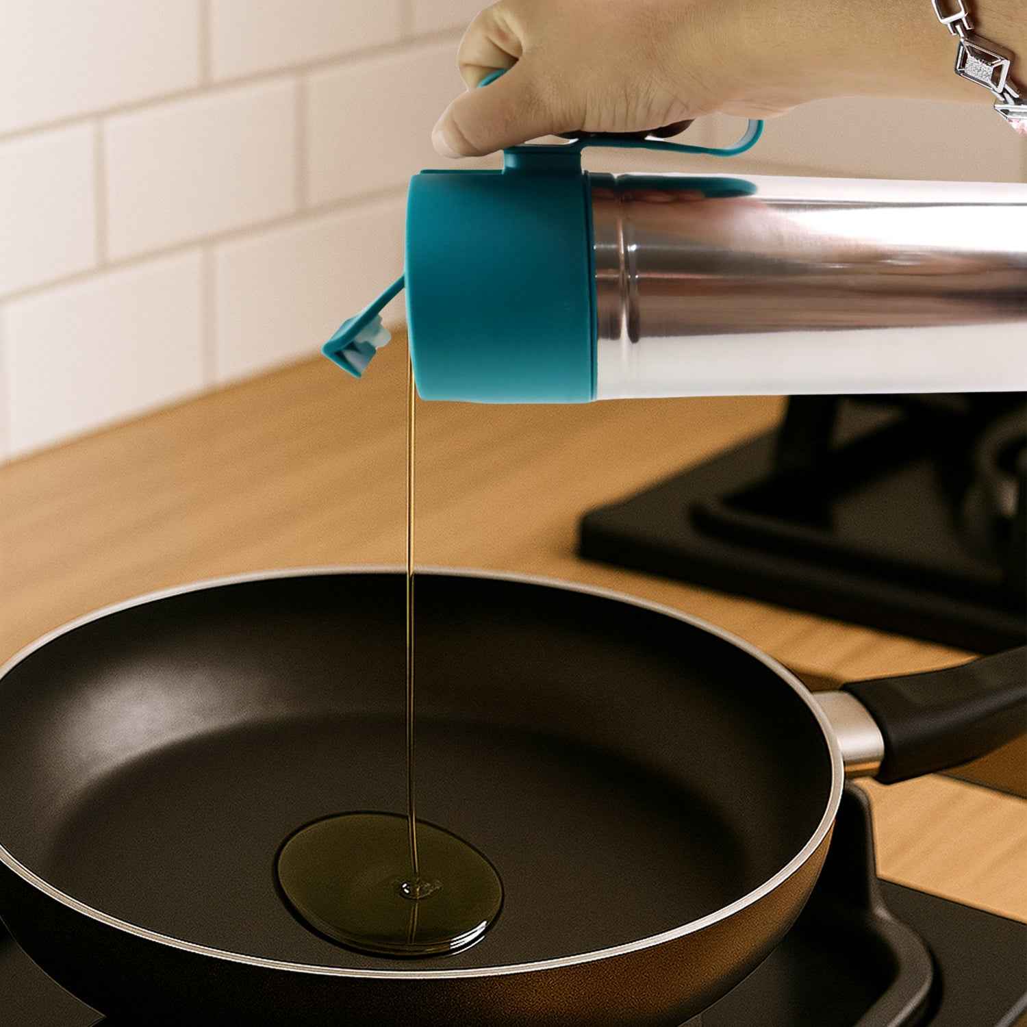 Stainless Steel Oil Pourer – 1000ML Leak-Proof Kitchen Bottle