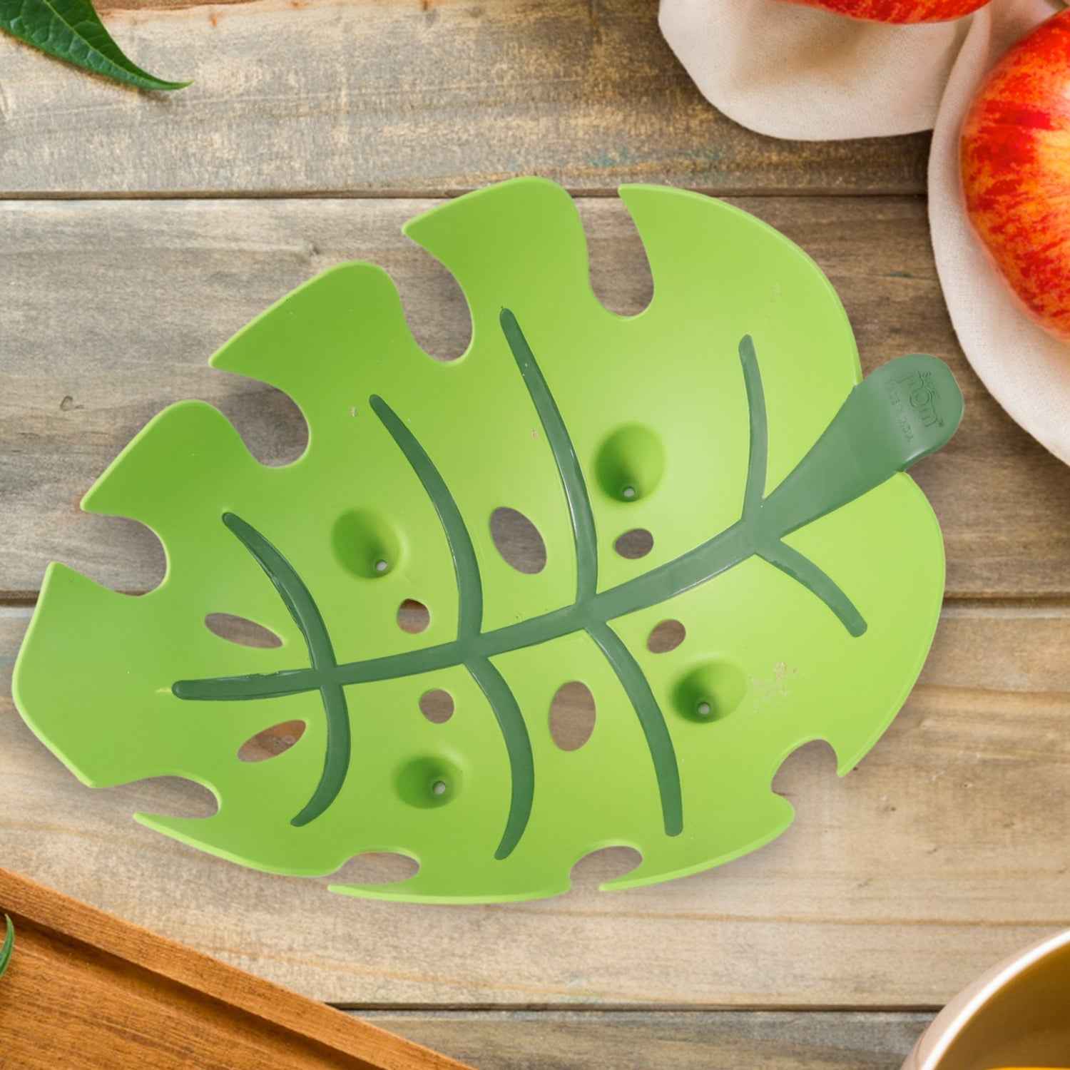 Leaf-Shaped Plastic Fruit Basket – Ventilated & Durable Design