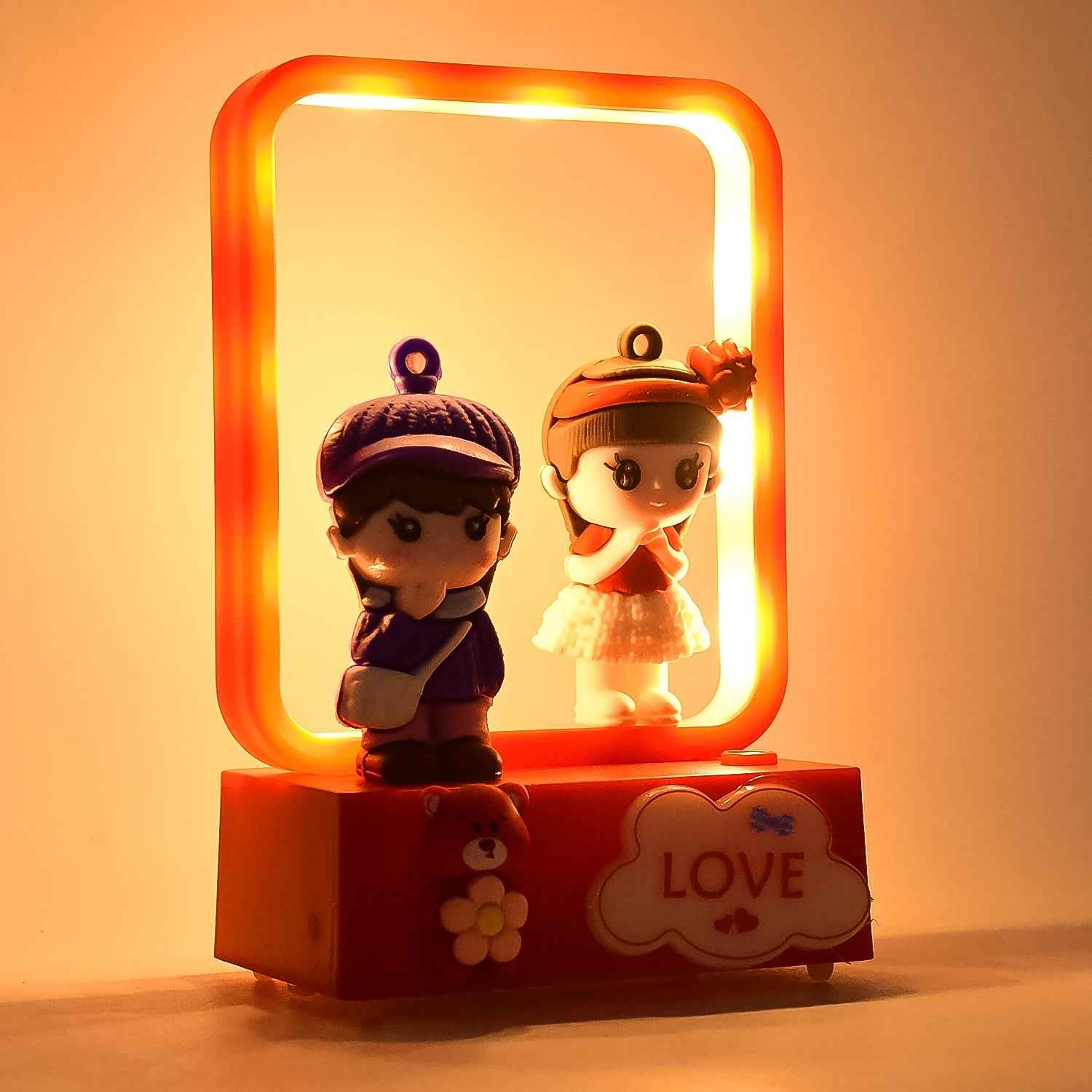 Love Couple LED Figurine Light – Romantic Decorative Lamp