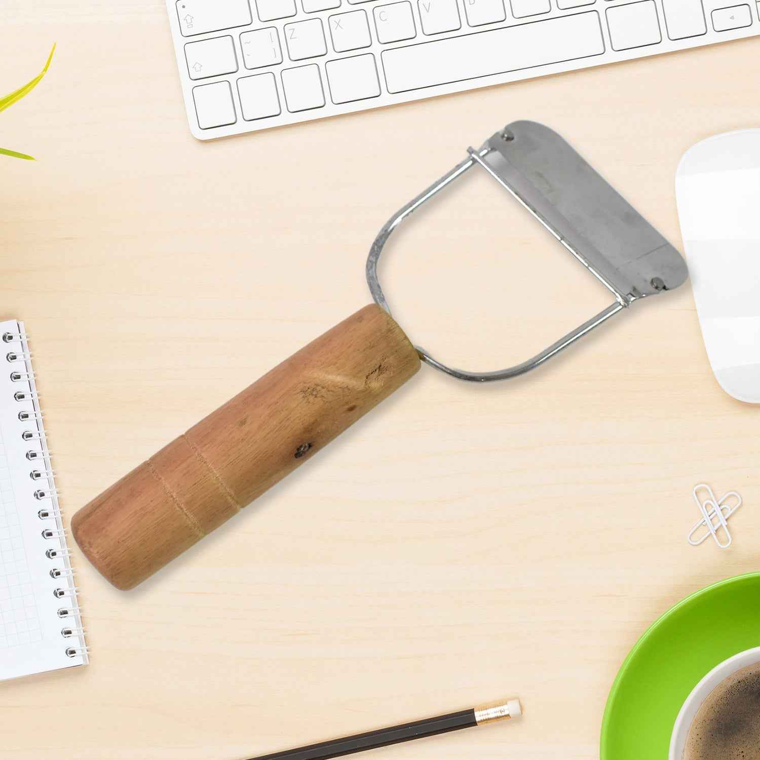 Wooden Handle Vegetable Peeler Ð Ergonomic & Durable Design