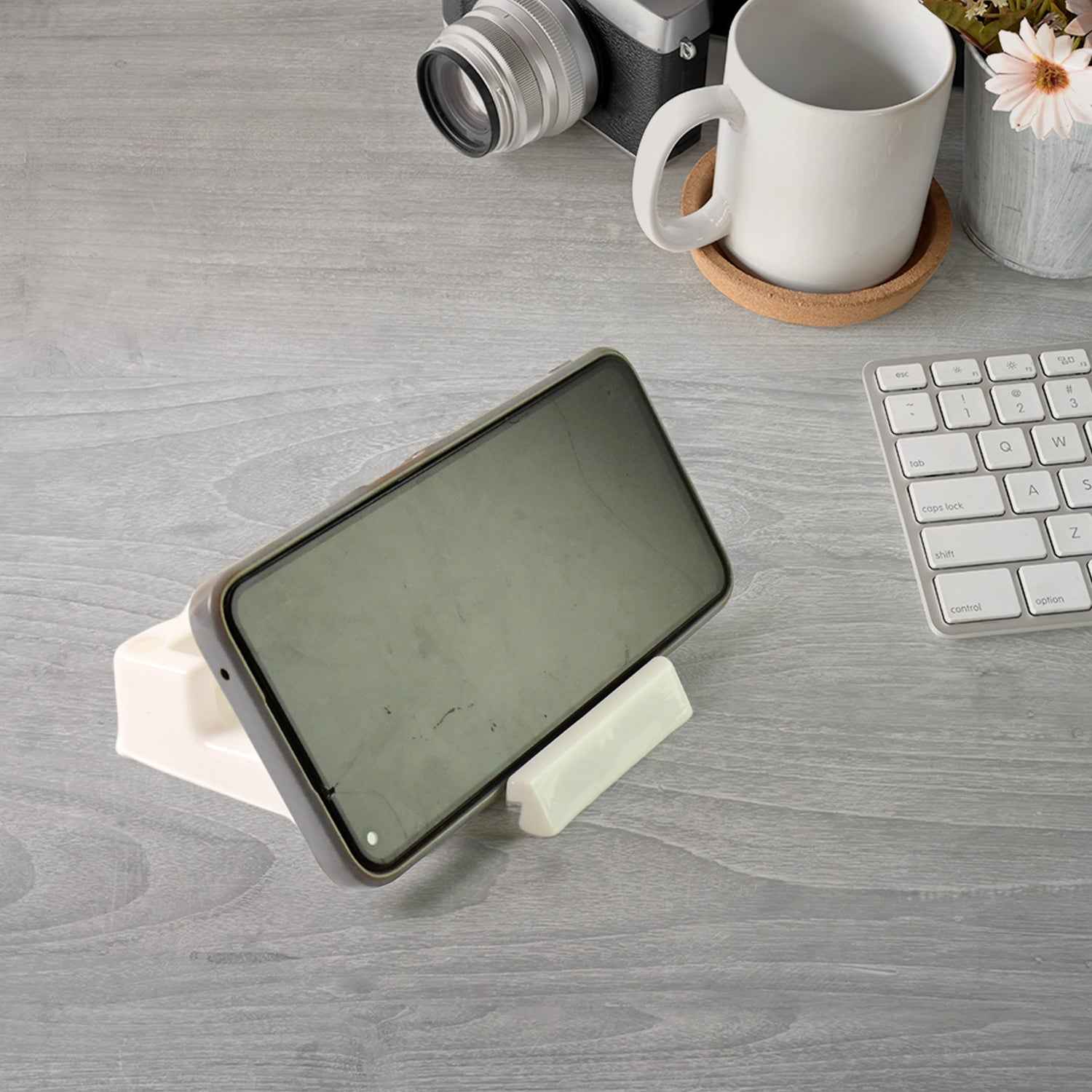 Plastic Mobile Phone Stand Ð Wall Mounted Organizer & Charger