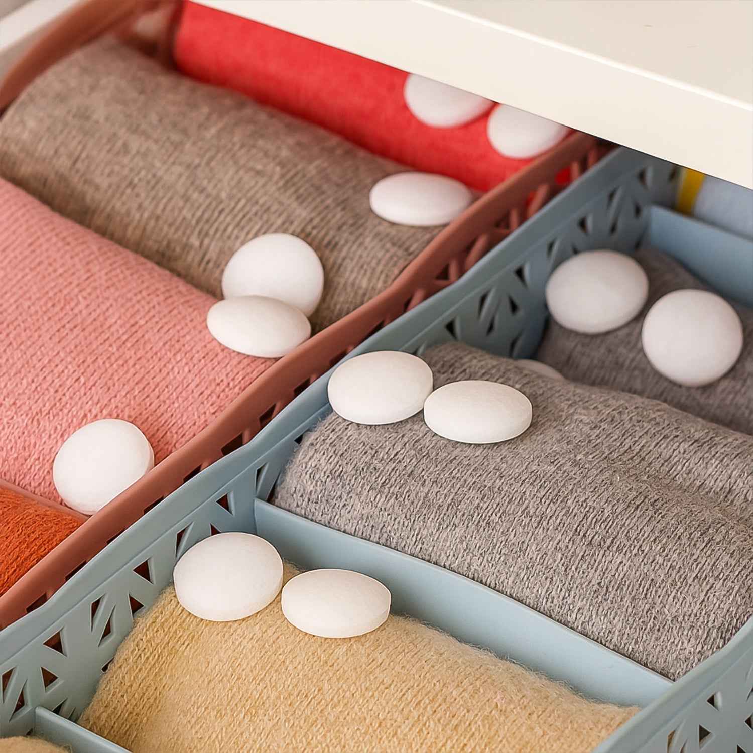 Naphthalene Mothballs – Long-Lasting Cupboard & Wardrobe Protection