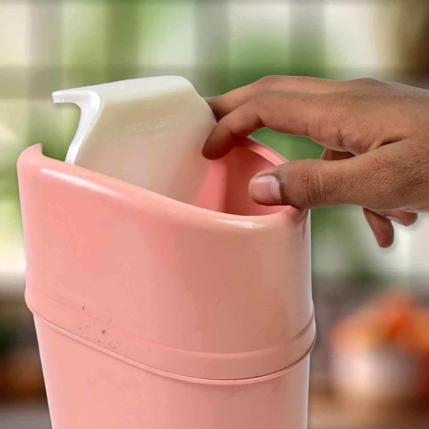 Mini Dustbin with Lid – Compact Plastic Desk Bin | Pro Clean