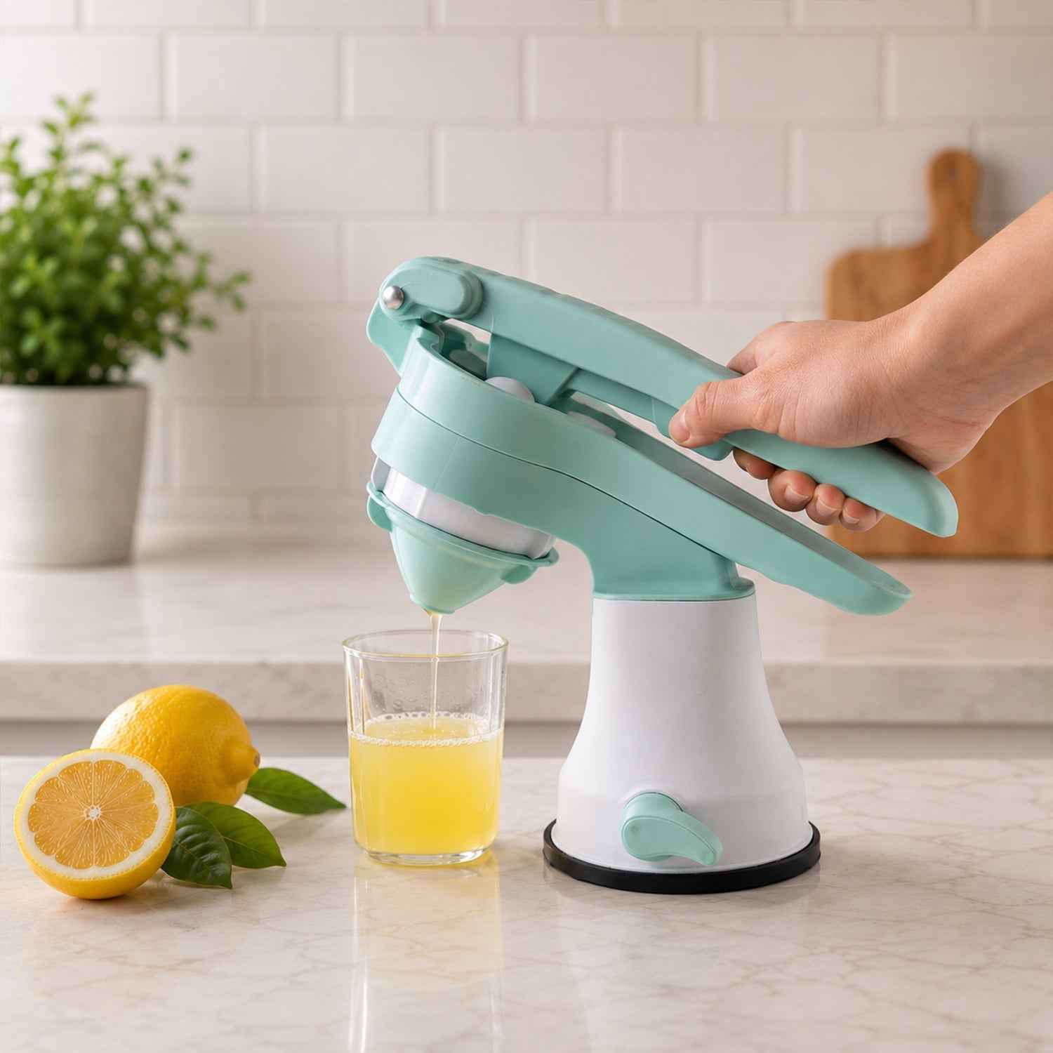 Manual Citrus Juicer Ð Effortless Hand Press for Fresh Juice
