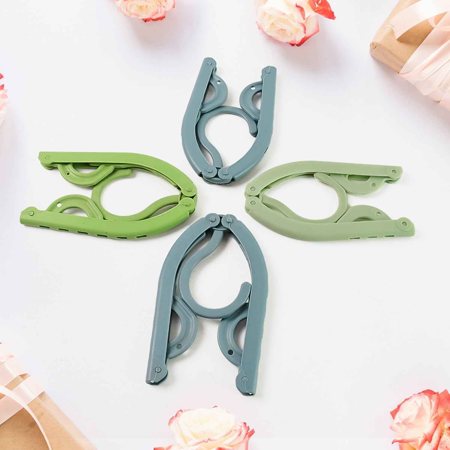 Travel Hangers – Compact Foldable 4-Pack for Easy Storage