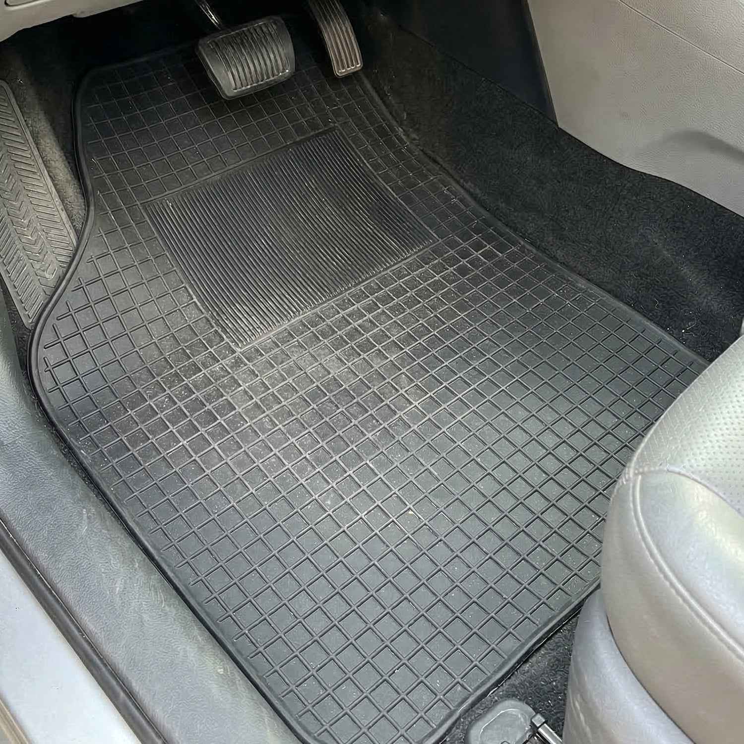 Universal Heavy Duty Car Floor Mat Set – All-Weather Vehicle Protection