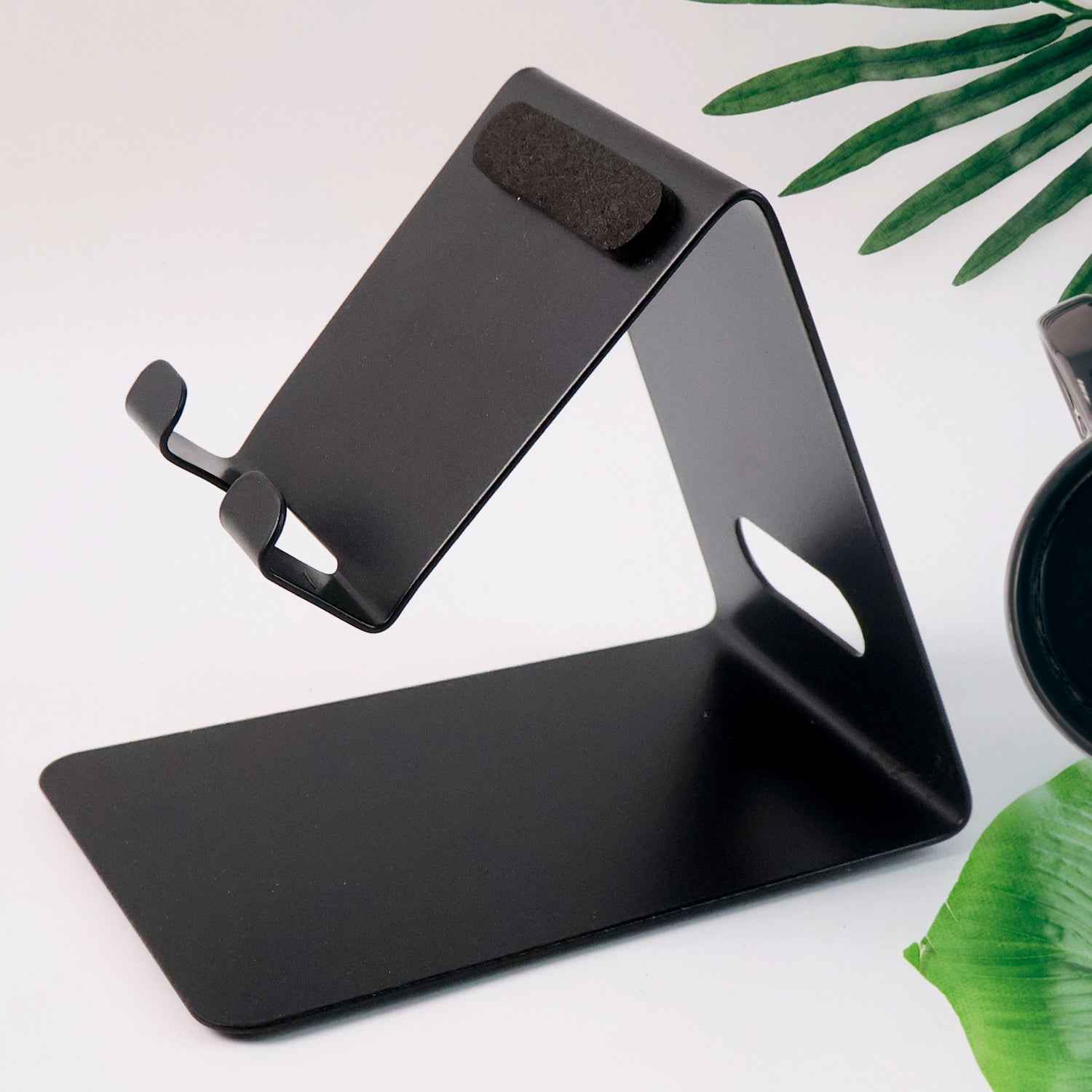 Universal Mobile Stand – Durable Metal Tablet Holder for Desk