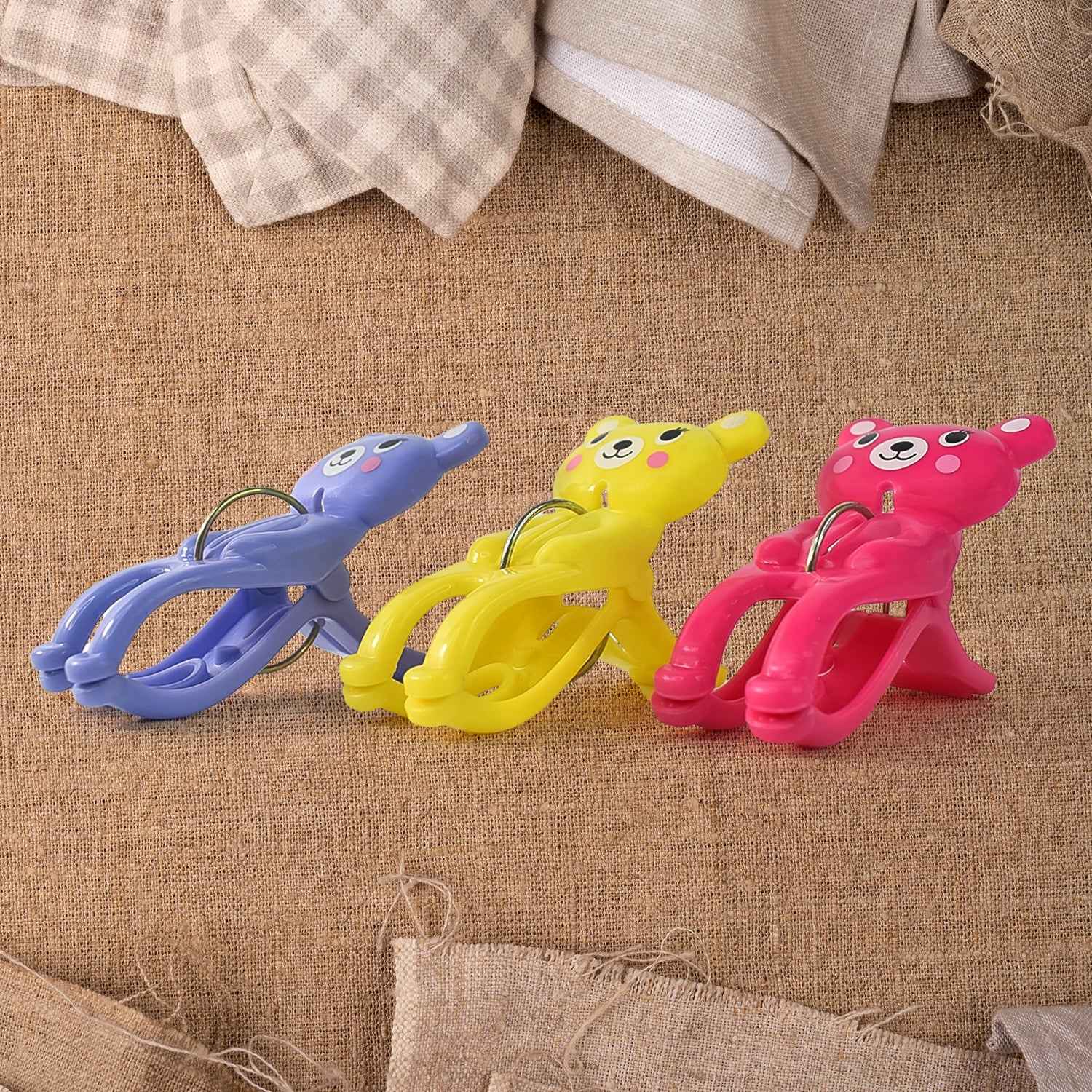 Windproof Towel Clips – Strong Plastic Clips for Beach Towels (3 Pcs)