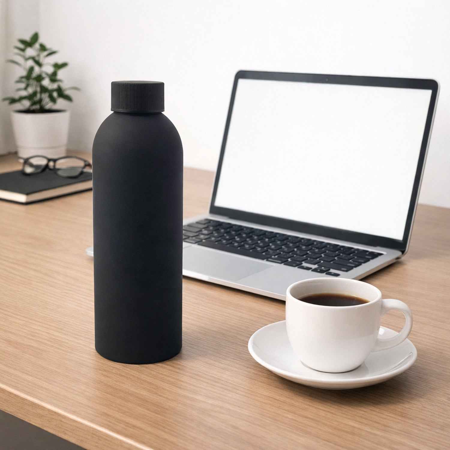 Insulated Stainless Steel Water Bottle – Keeps Drinks Hot & Cold