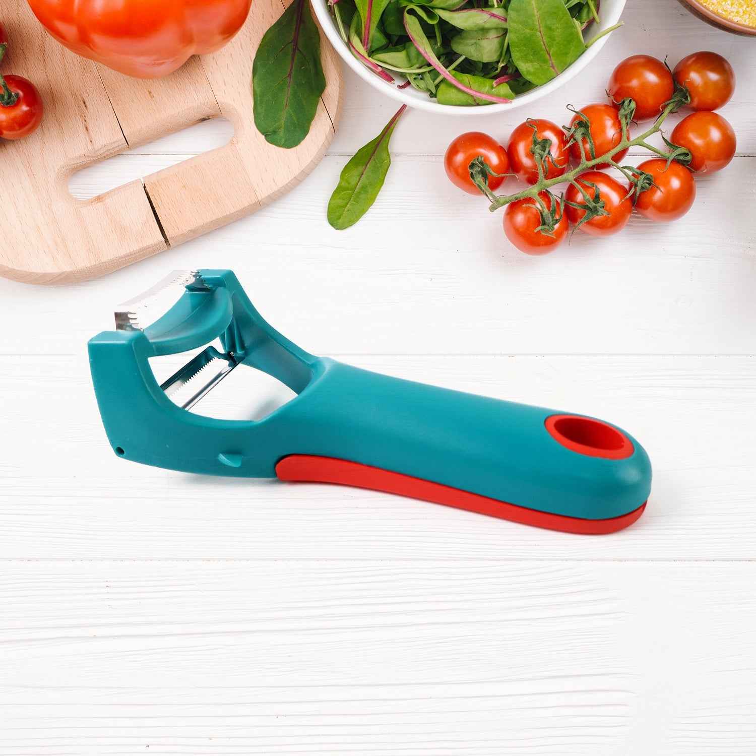 4-in-1 multi-functional vegetable and fruit peeler with stainless steel blades