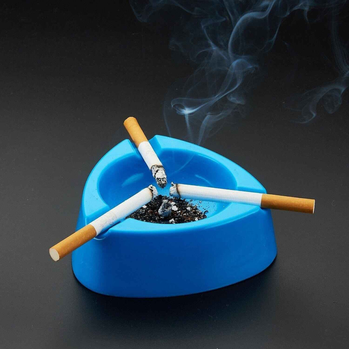 Plastic Ashtray – Durable Wide Bowl with 3 Cigarette Slots