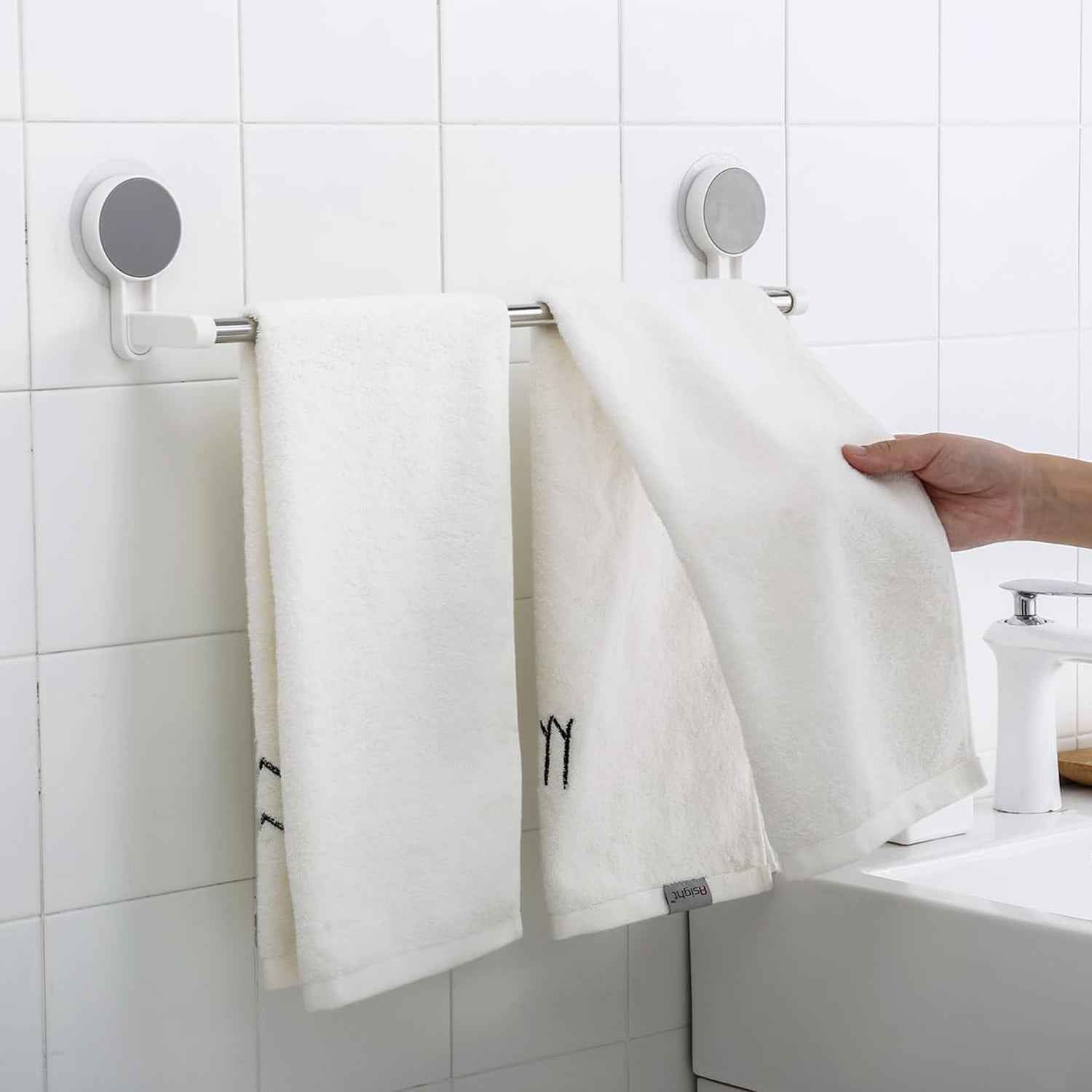 Self-Adhesive Towel Rod – Rust-Resistant & Drill-Free Installation