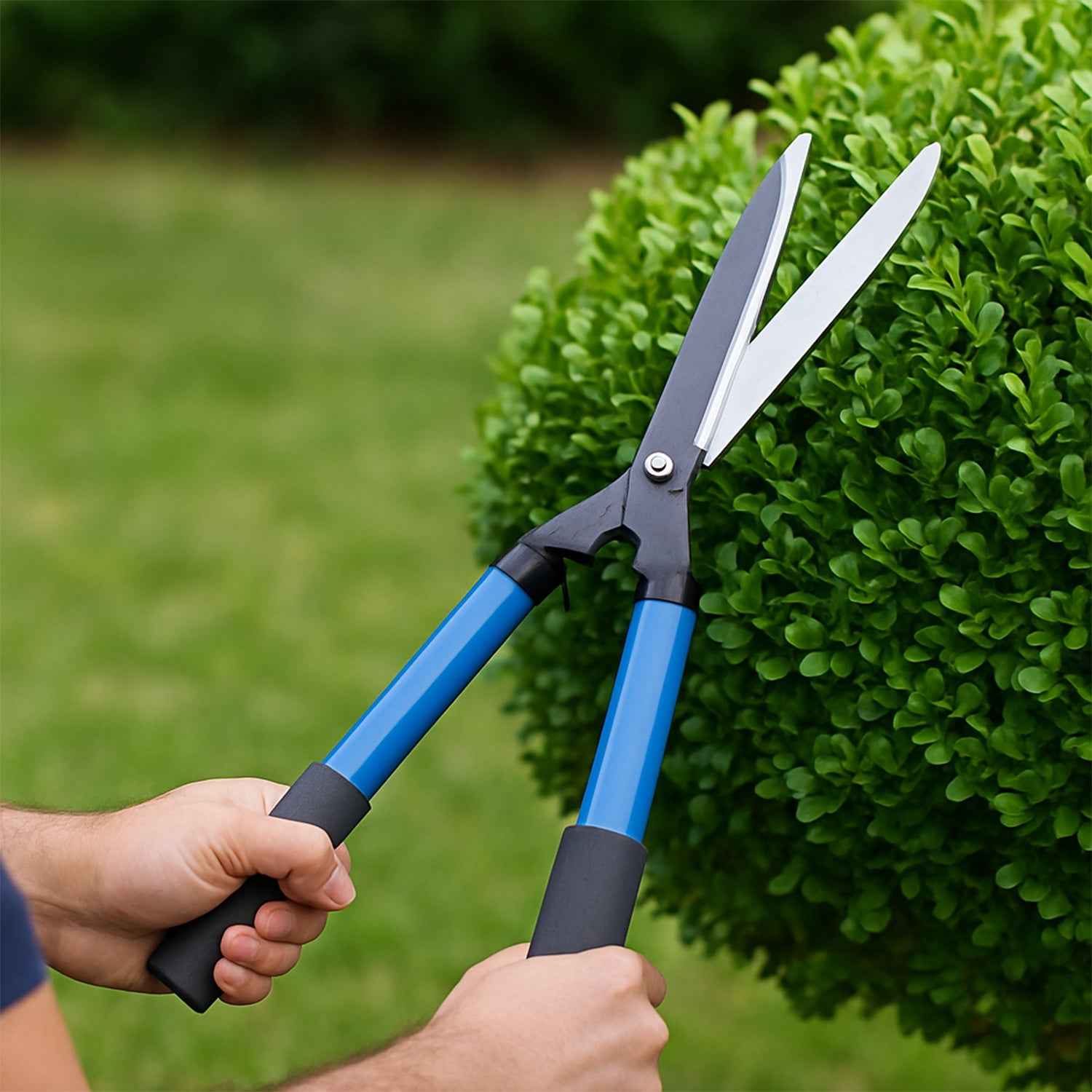 Hedge Shear – Adjustable Comfort Grip for Garden Pruning | PillowTrek