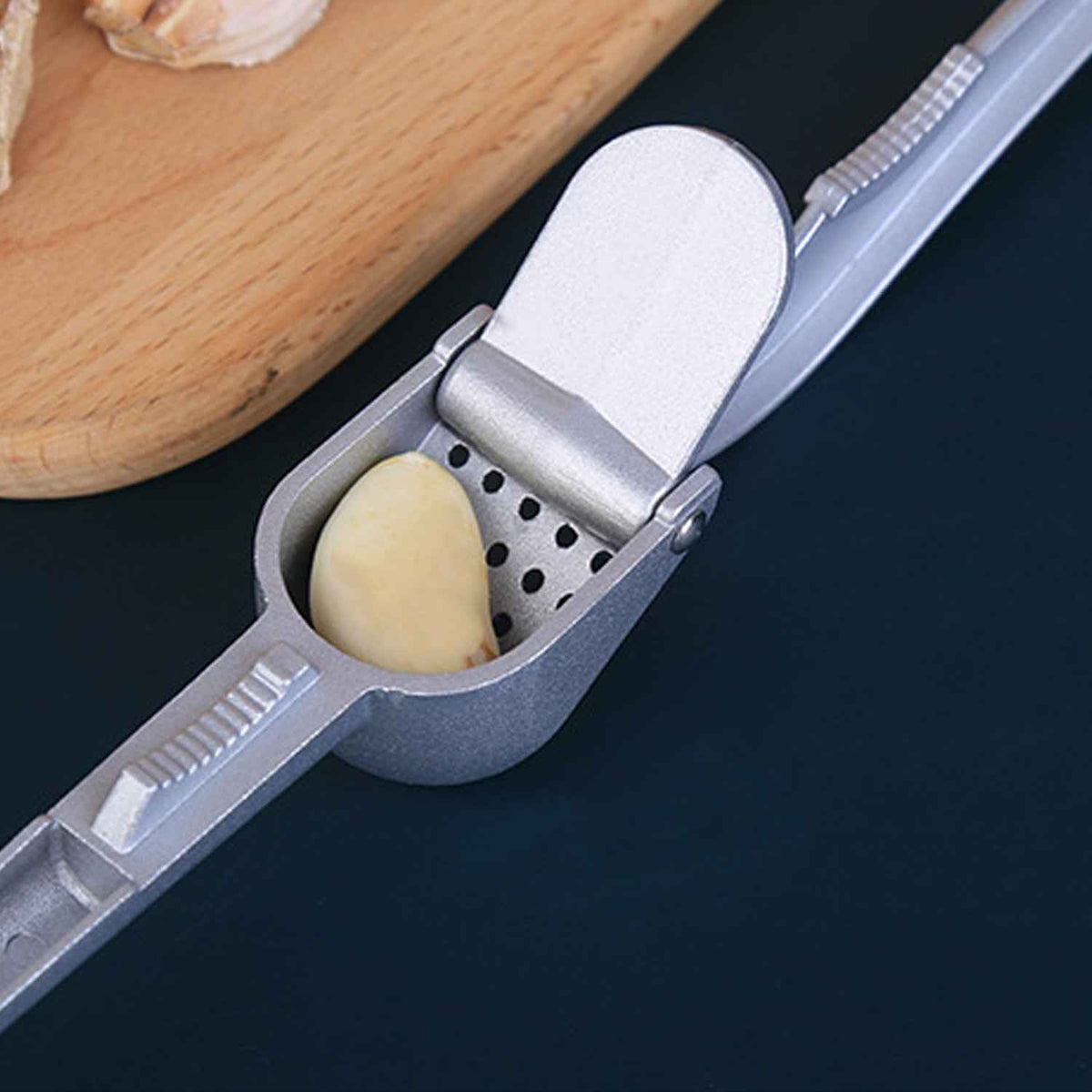 Aluminum Garlic Press – Easy-to-Use Kitchen Tool | ToolMate Pro