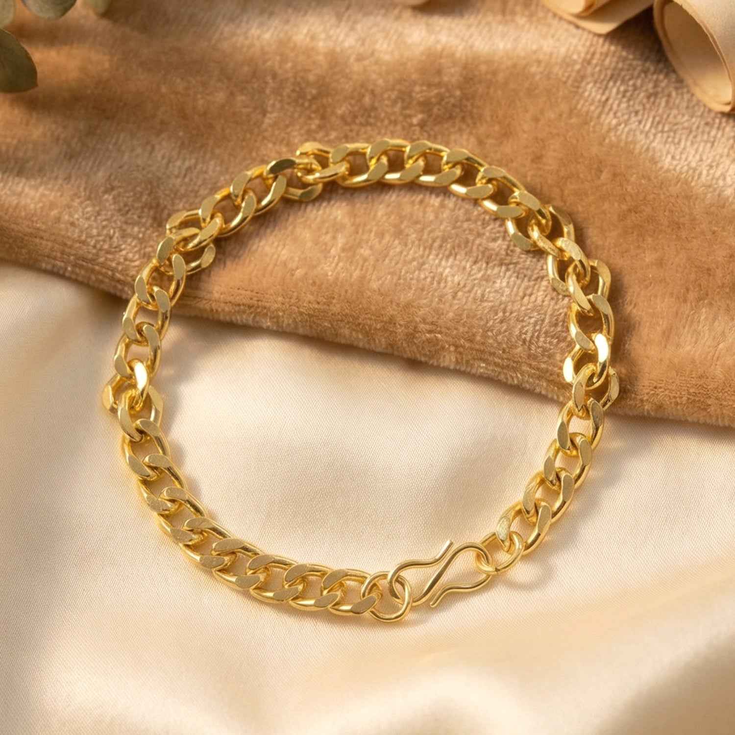 Gold Finish Chain Link Bracelet – Stylish Unisex Metal Wristwear