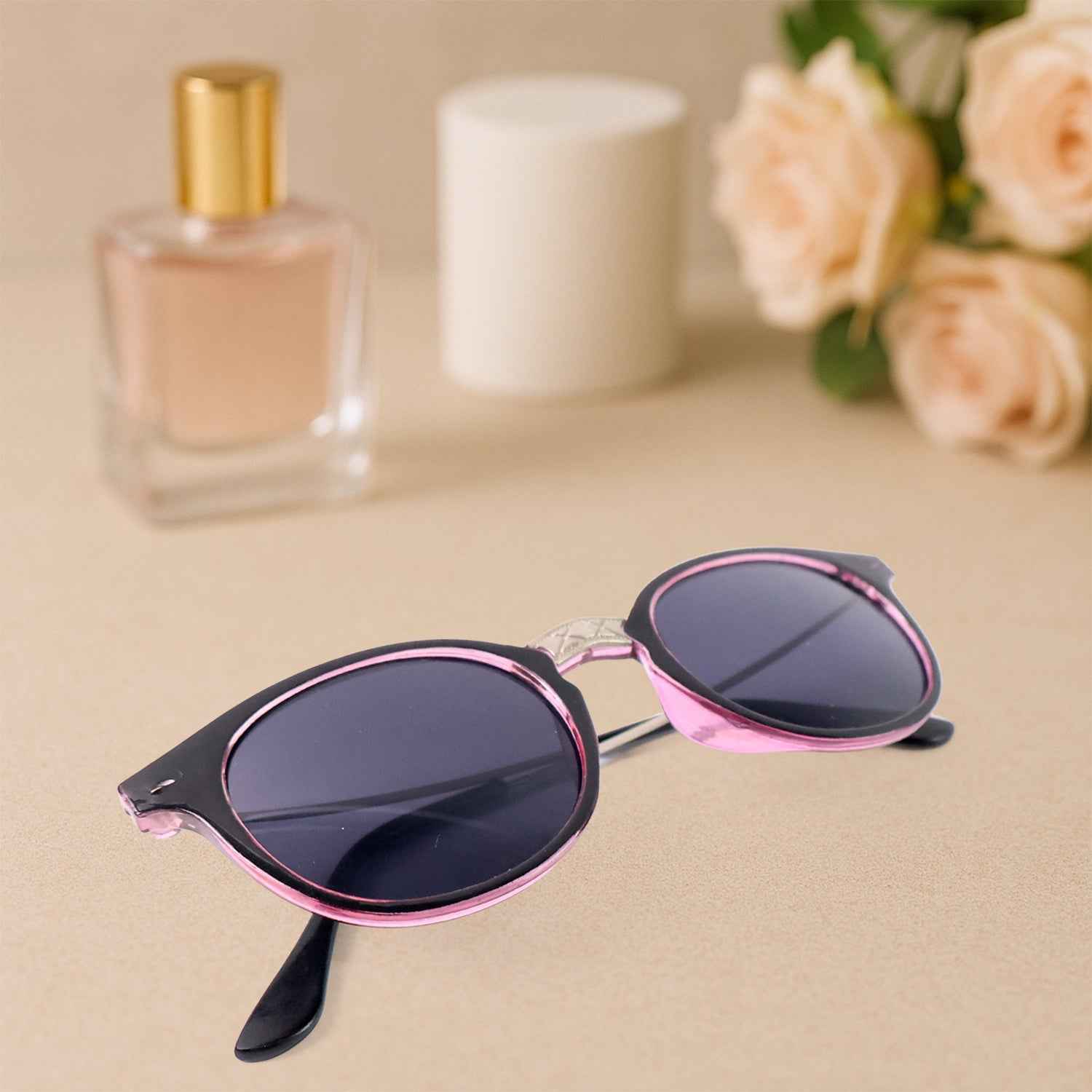 Sunglasses Holder with Sunglasses – Stylish Wall-Mount Combo Set