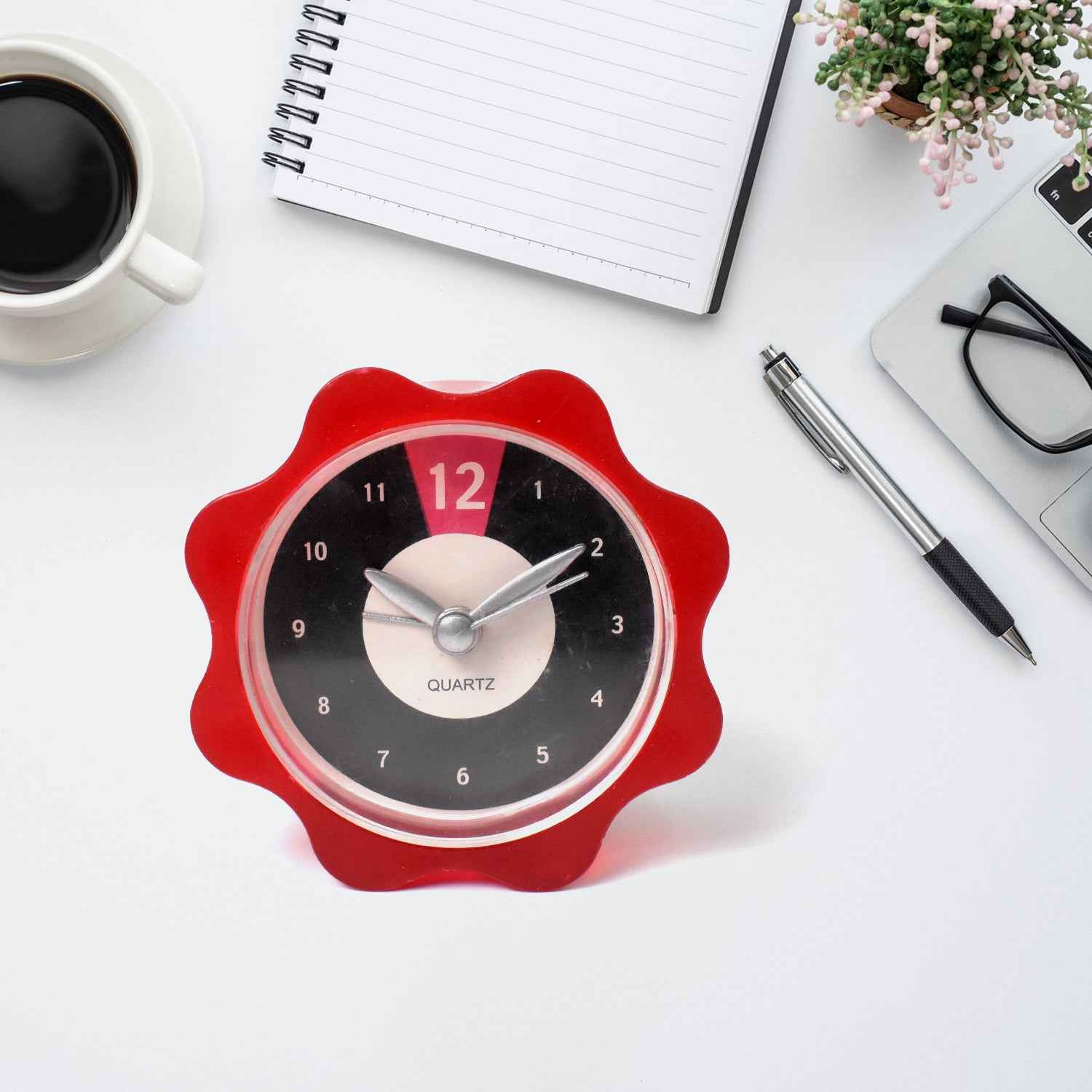 Small Wall Clock – Compact Mix Design for Every Room