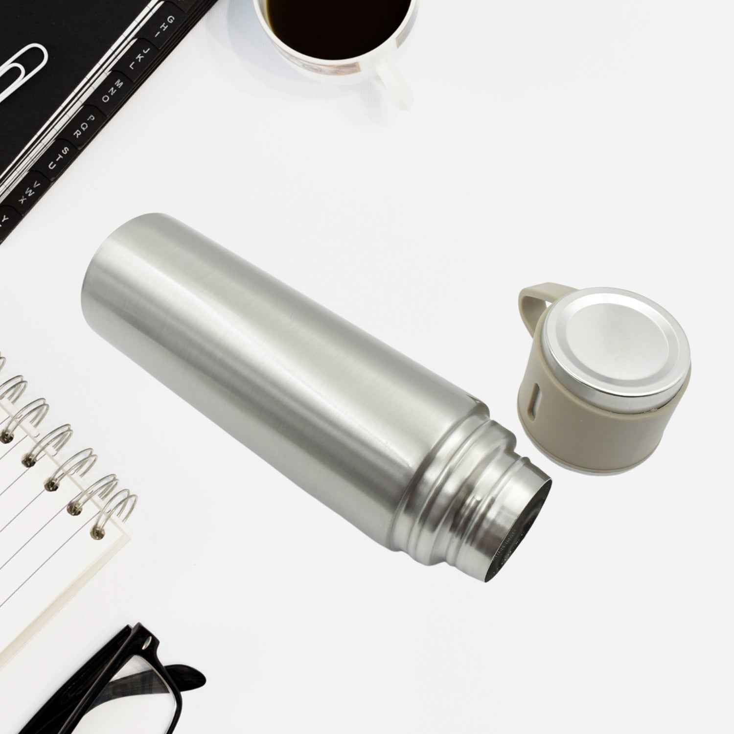 Packaging box of stainless steel vacuum flask set with 3 steel cups, ideal gift