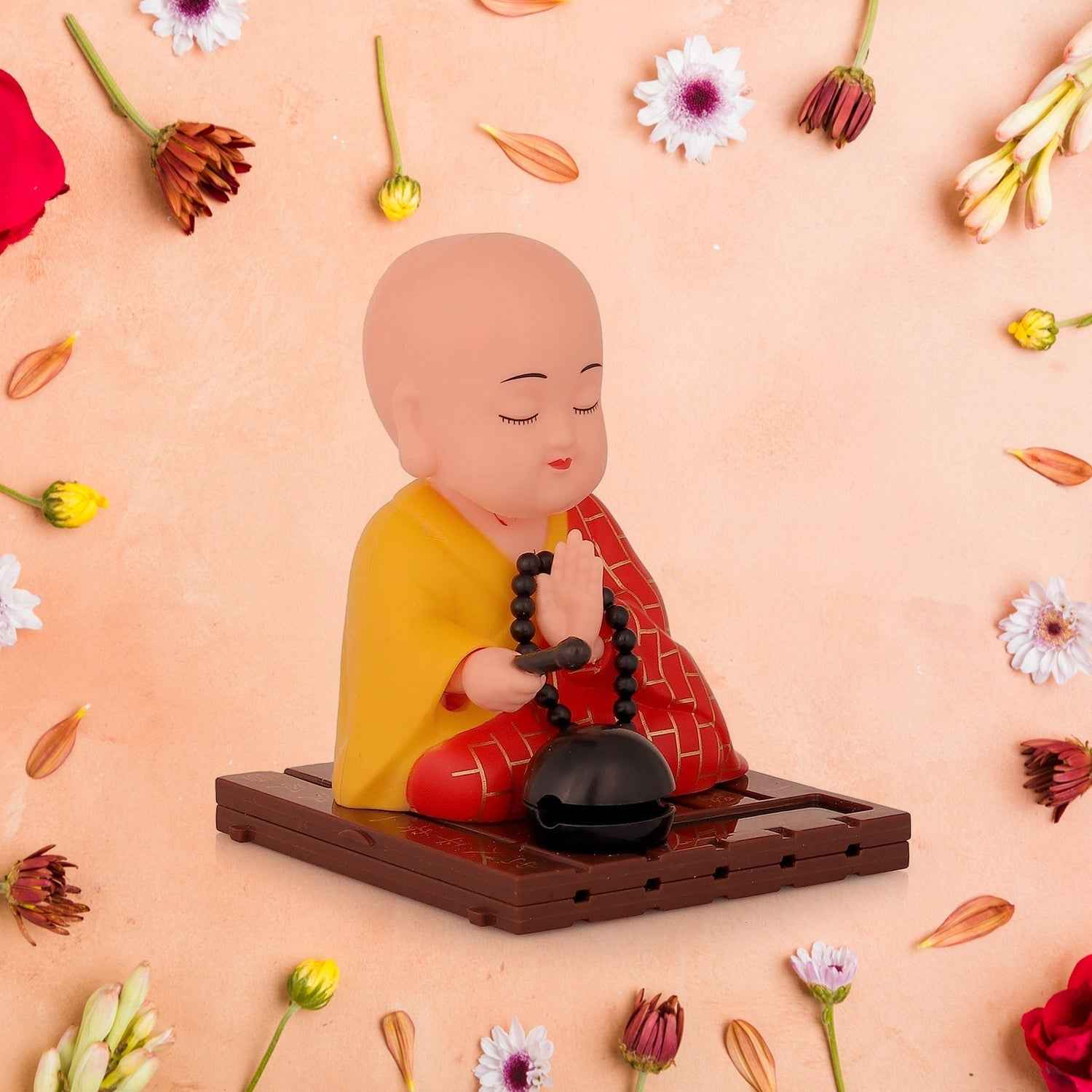 Solar Buddha Statue – Moving Head & Hand Decor | XcelCraft
