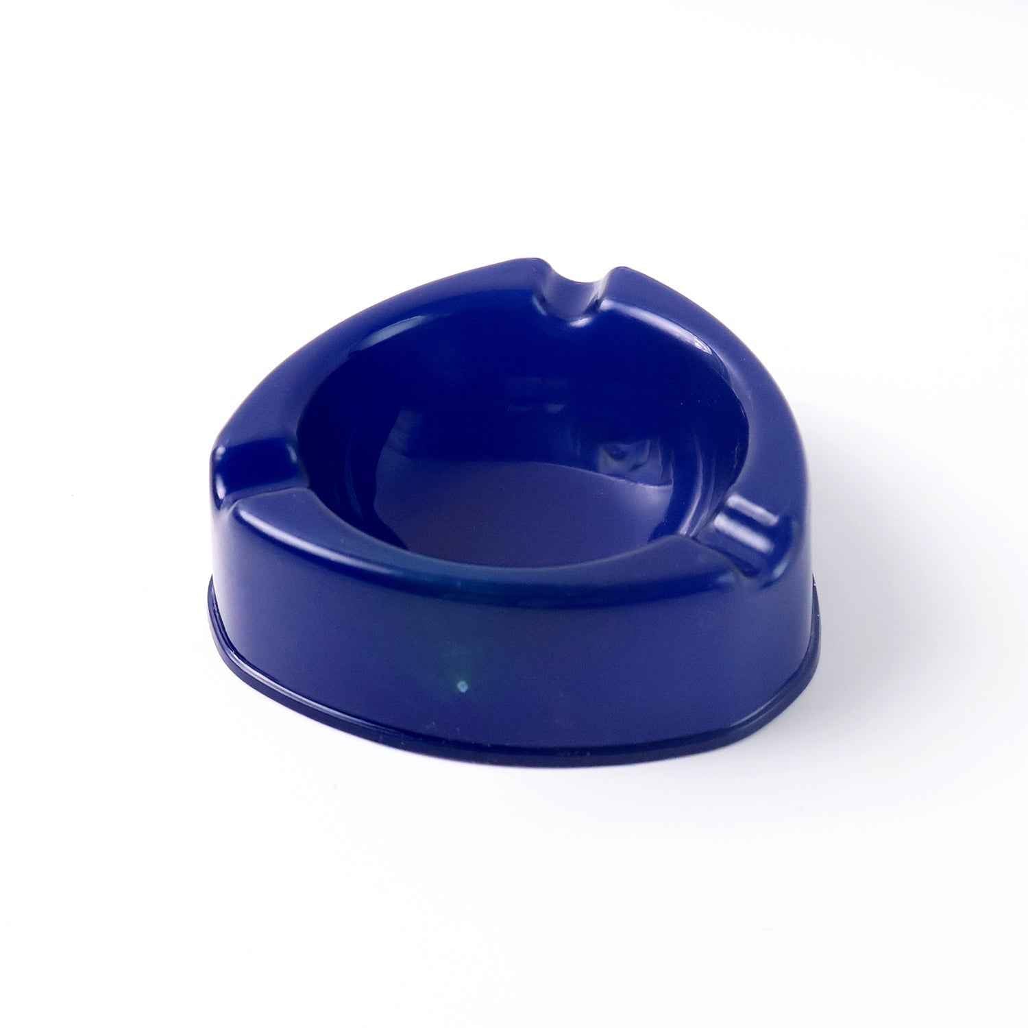 Dark Blue Plastic Ashtray – Durable Smokeless 3-Slot Design